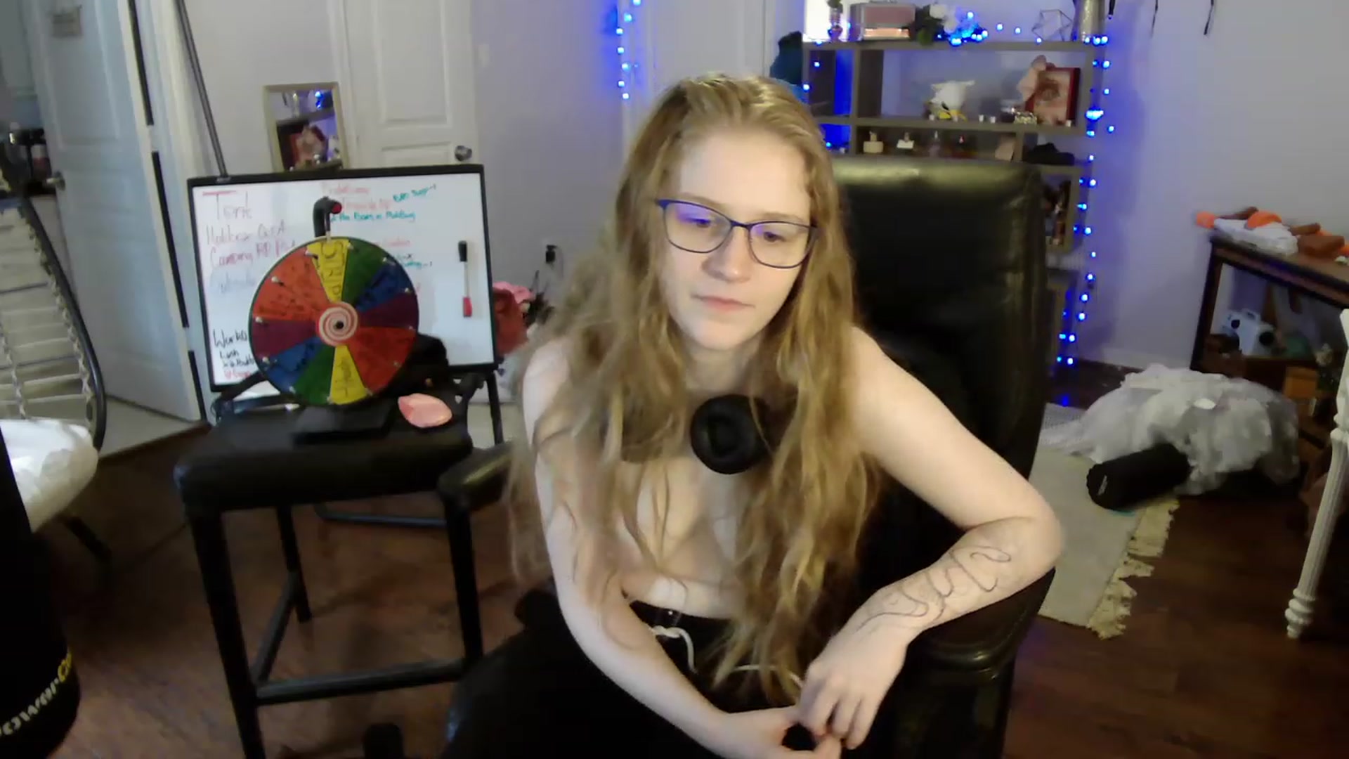 Gallery image thumbnail from Bunnydathug's myfreecams stream on, 05/13/2023, 18:40 image 18 of 20