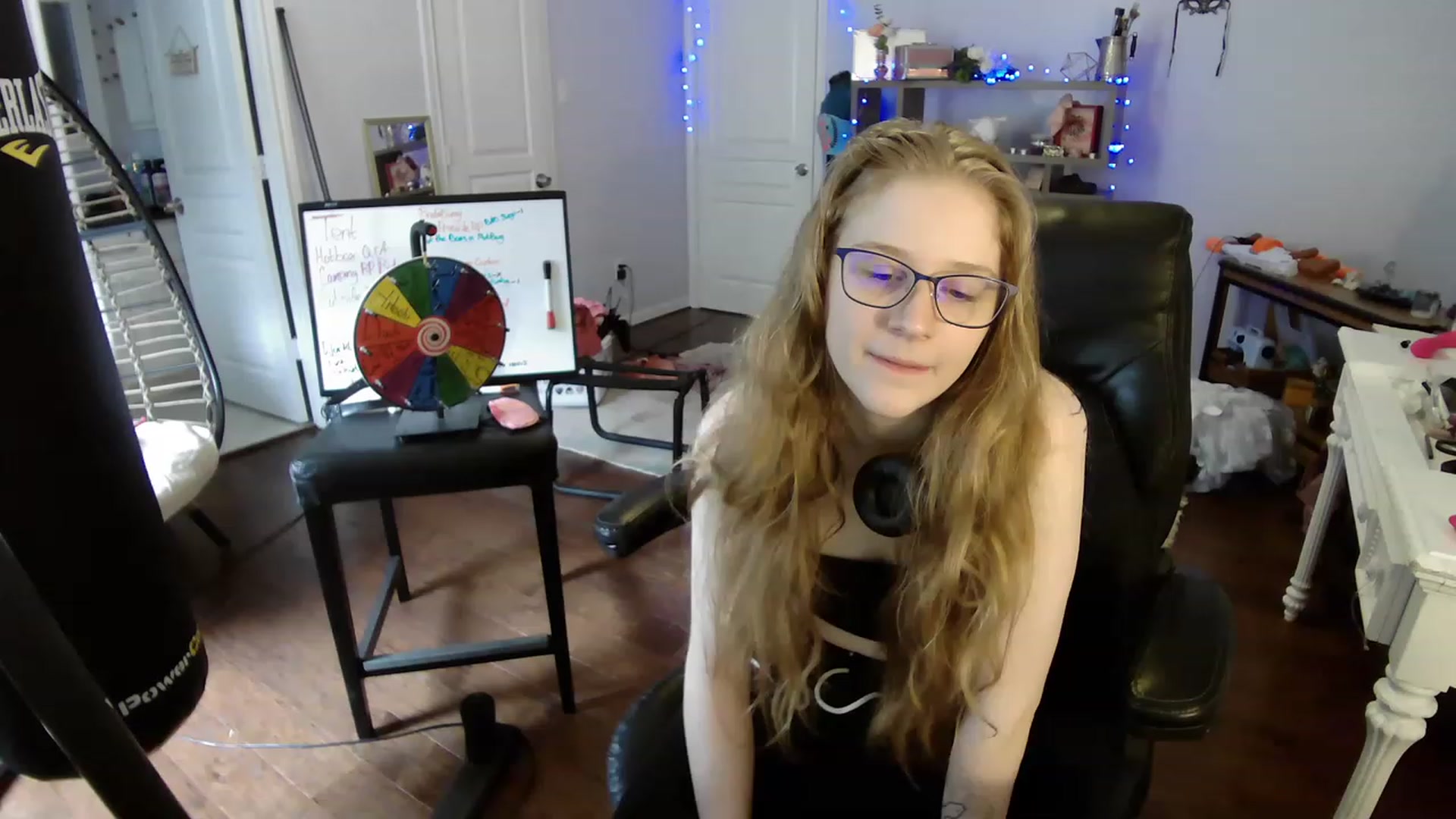 Gallery image thumbnail from Bunnydathug's myfreecams stream on, 05/13/2023, 18:40 image 1 of 20