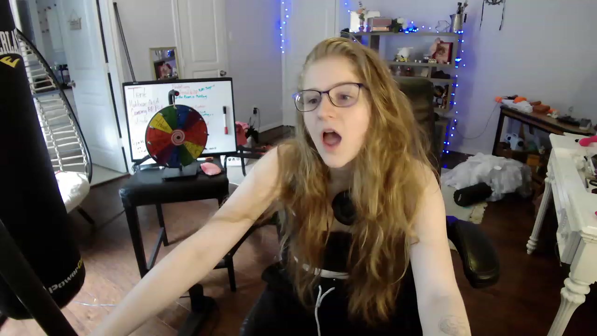 Gallery image thumbnail from Bunnydathug's myfreecams stream on, 05/13/2023, 18:40 image 3 of 20