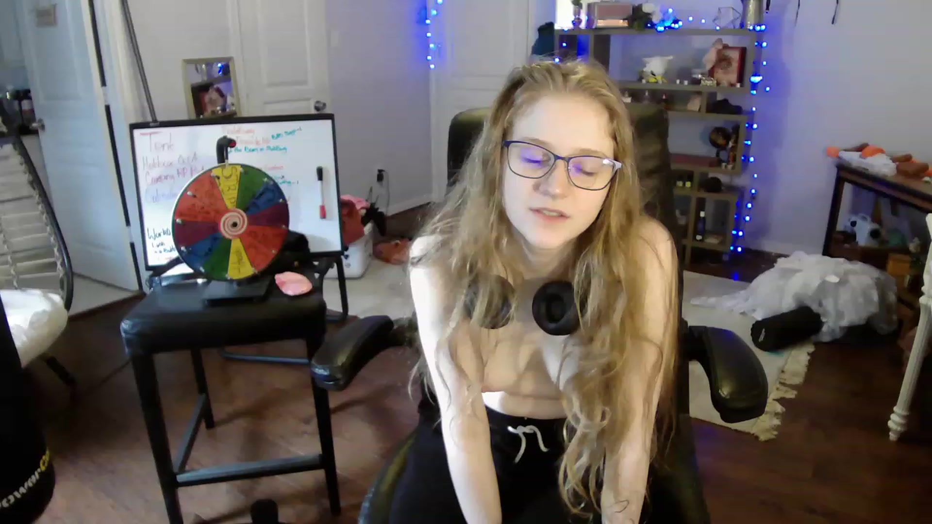 Gallery image thumbnail from Bunnydathug's myfreecams stream on, 05/13/2023, 18:40 image 19 of 20
