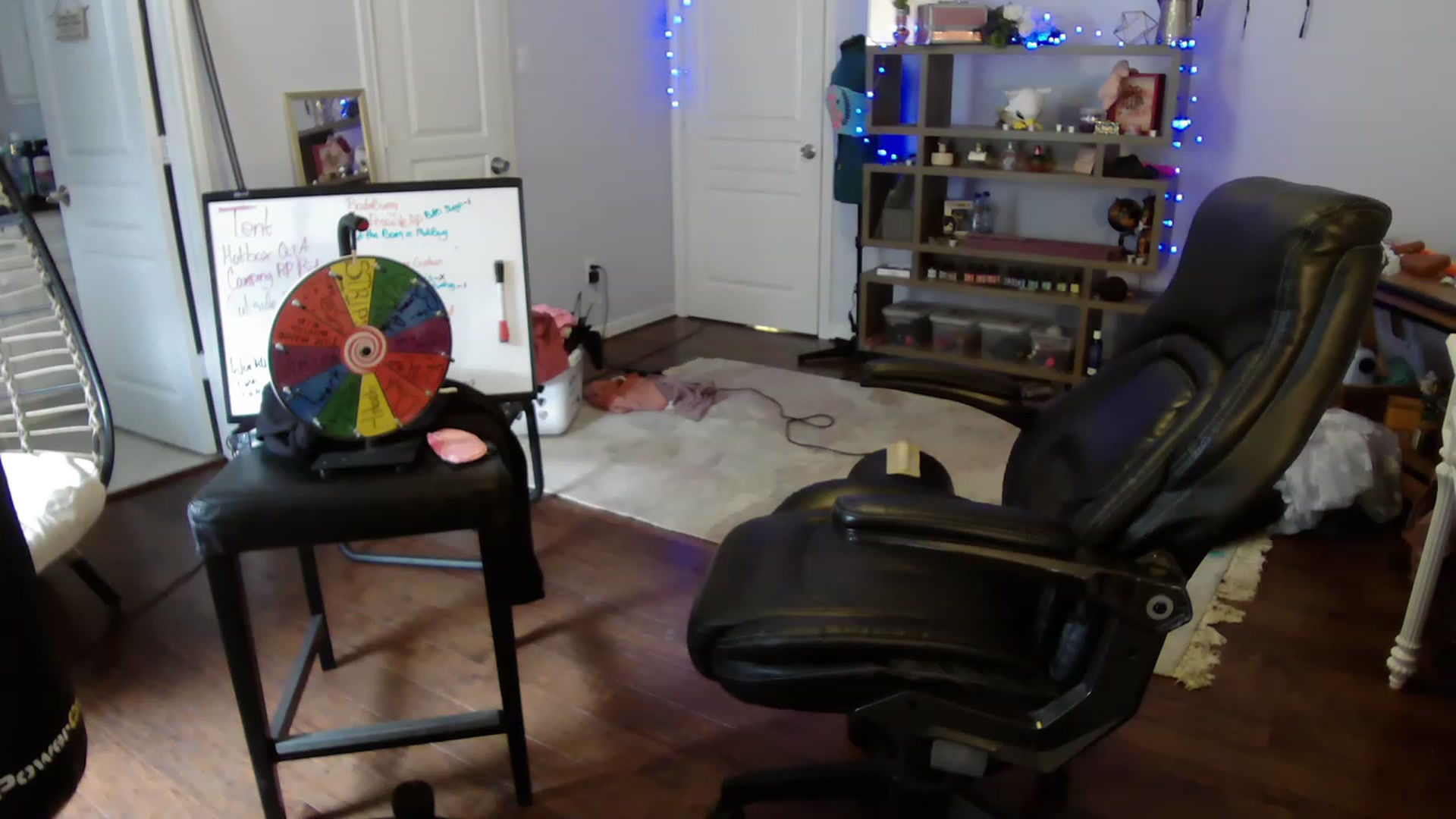 Gallery image thumbnail from Bunnydathug's myfreecams stream on, 05/13/2023, 19:25 image 17 of 20