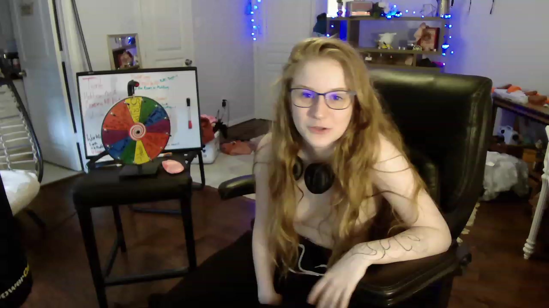 Gallery image thumbnail from Bunnydathug's myfreecams stream on, 05/13/2023, 19:25 image 4 of 20