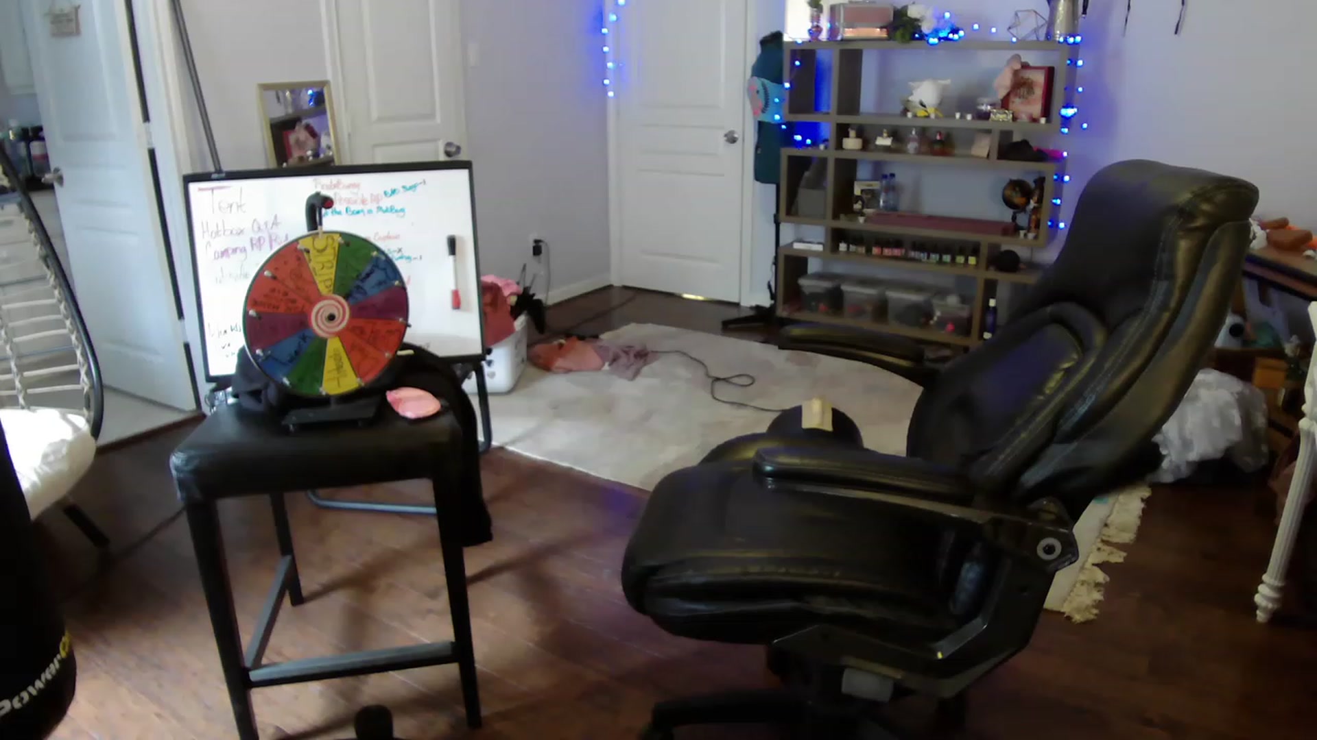 Gallery image thumbnail from Bunnydathug's myfreecams stream on, 05/13/2023, 19:25 image 15 of 20