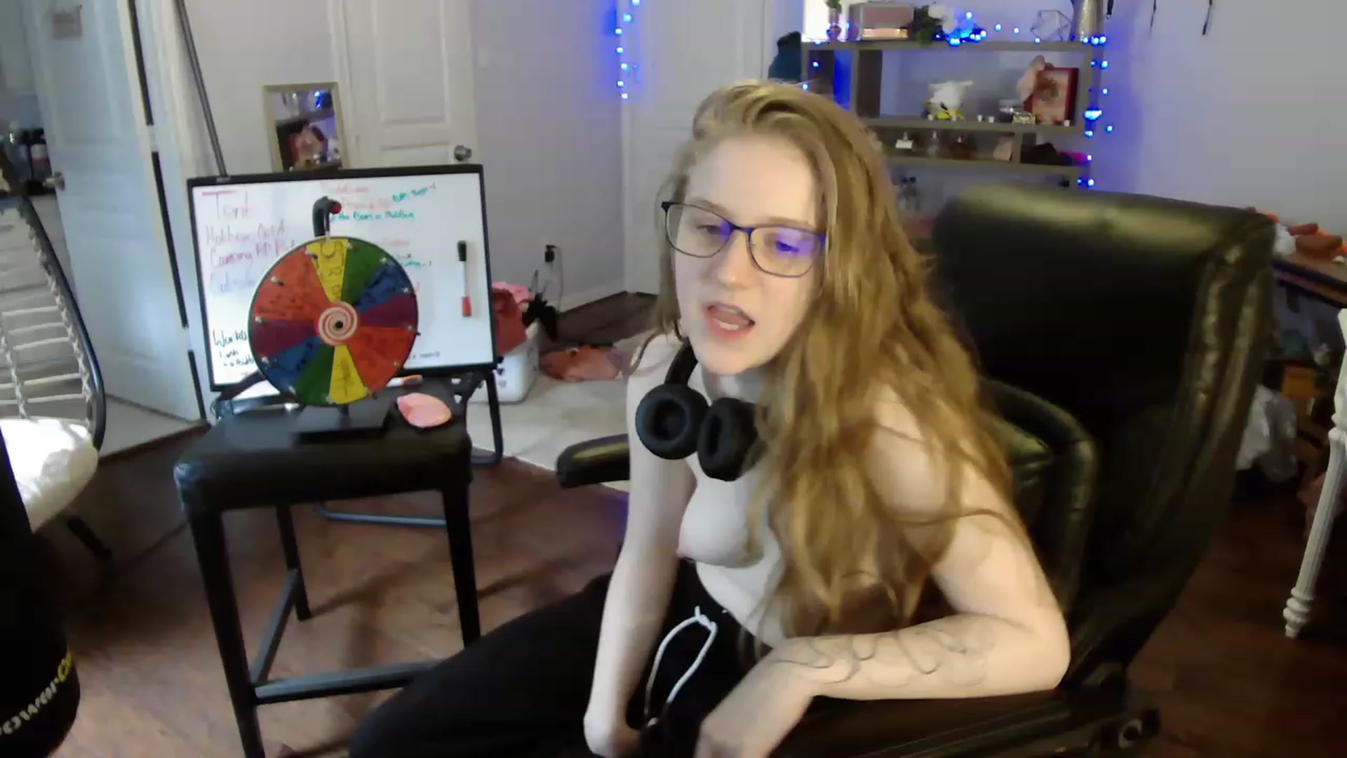 Gallery image thumbnail from Bunnydathug's myfreecams stream on, 05/13/2023, 19:25 image 1 of 20