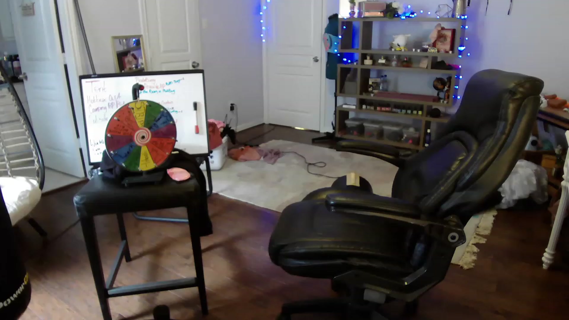 Gallery image thumbnail from Bunnydathug's myfreecams stream on, 05/13/2023, 19:25 image 13 of 20