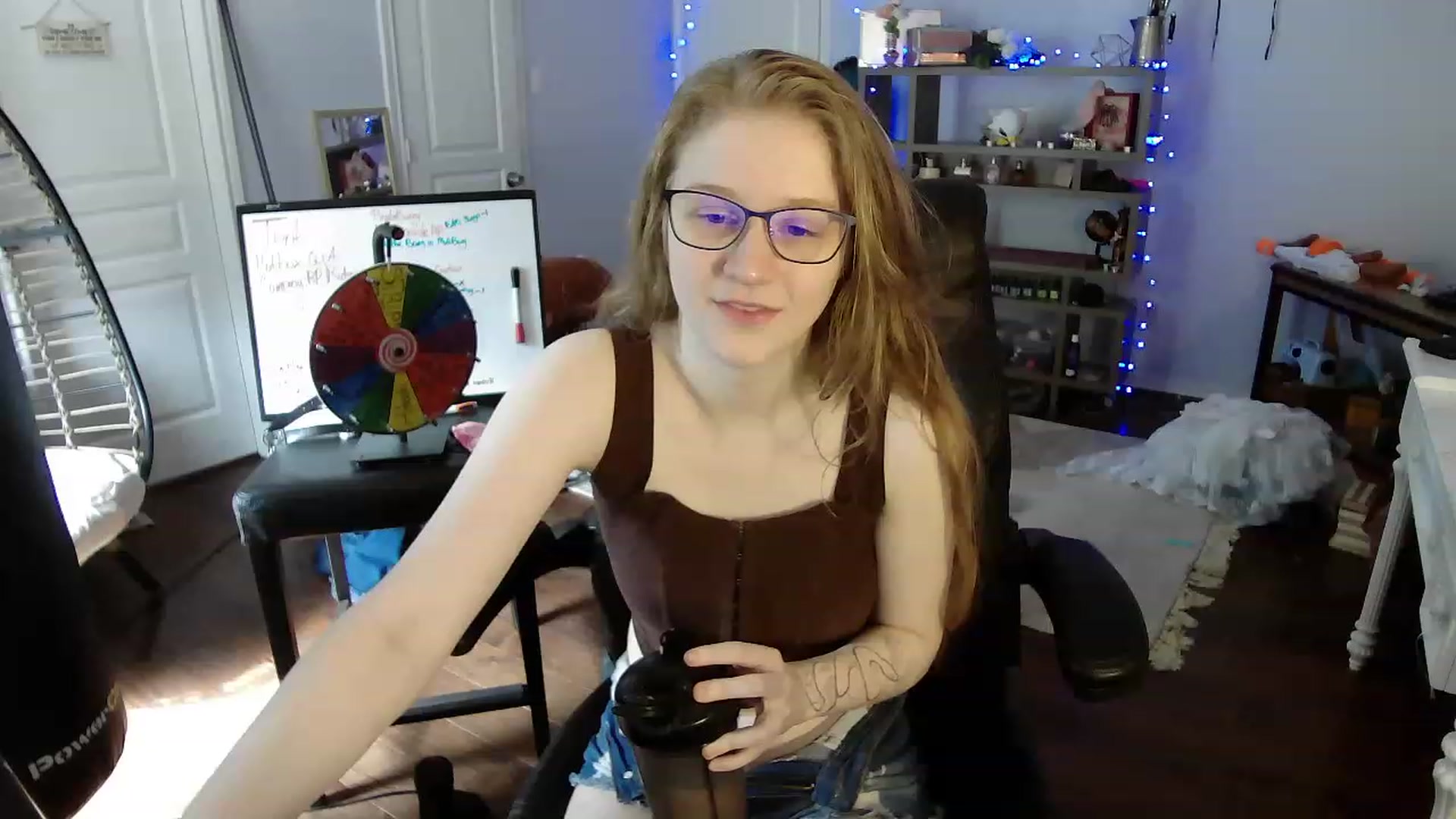Gallery image thumbnail from Bunnydathug's myfreecams stream on, 05/15/2023, 15:11 image 14 of 20