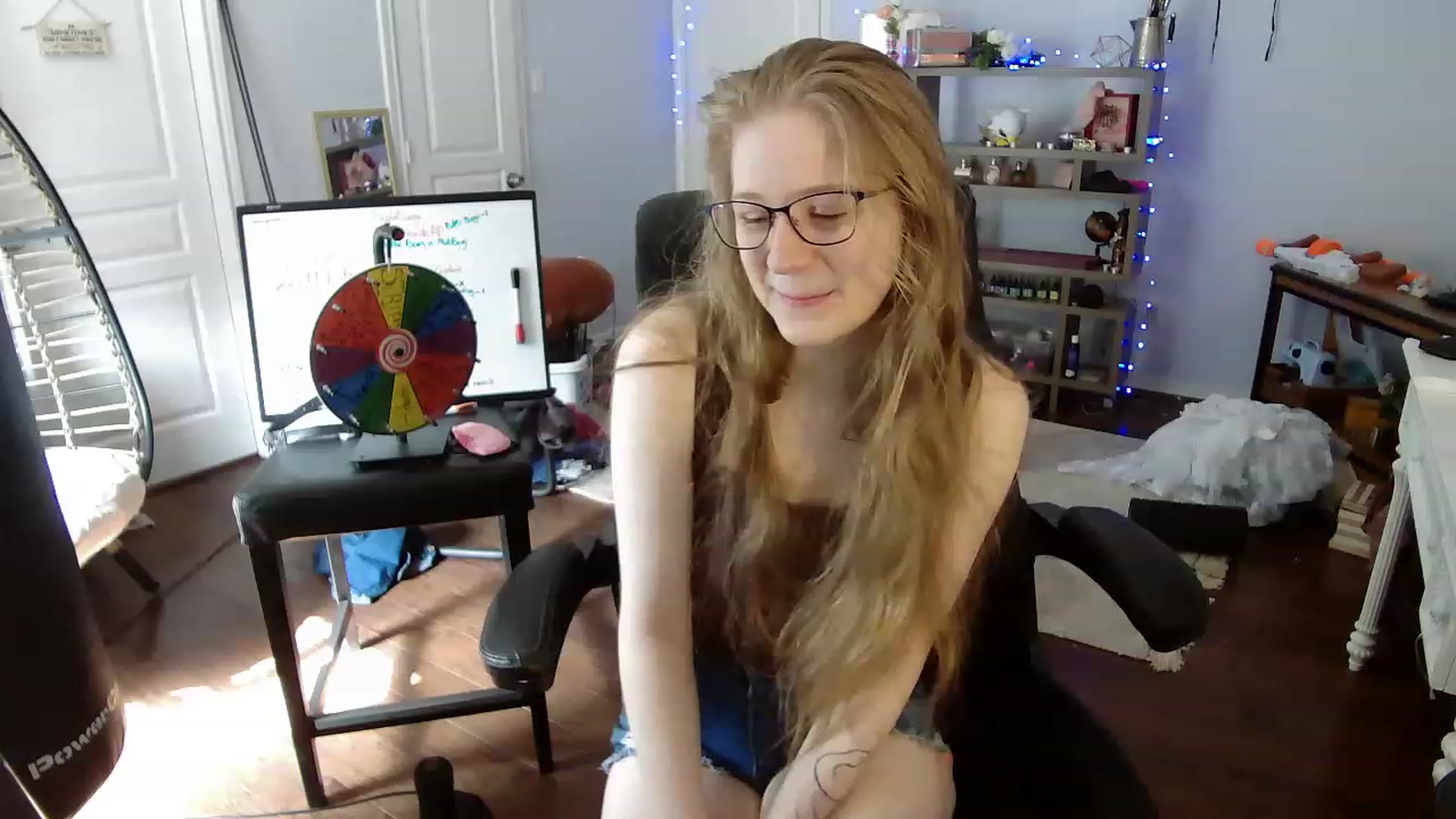 Gallery image thumbnail from Bunnydathug's myfreecams stream on, 05/15/2023, 15:11 image 8 of 20