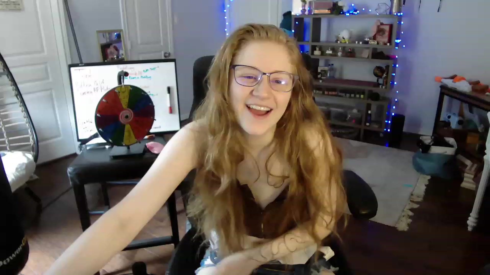 Gallery image thumbnail from Bunnydathug's myfreecams stream on, 05/15/2023, 16:36 image 1 of 20