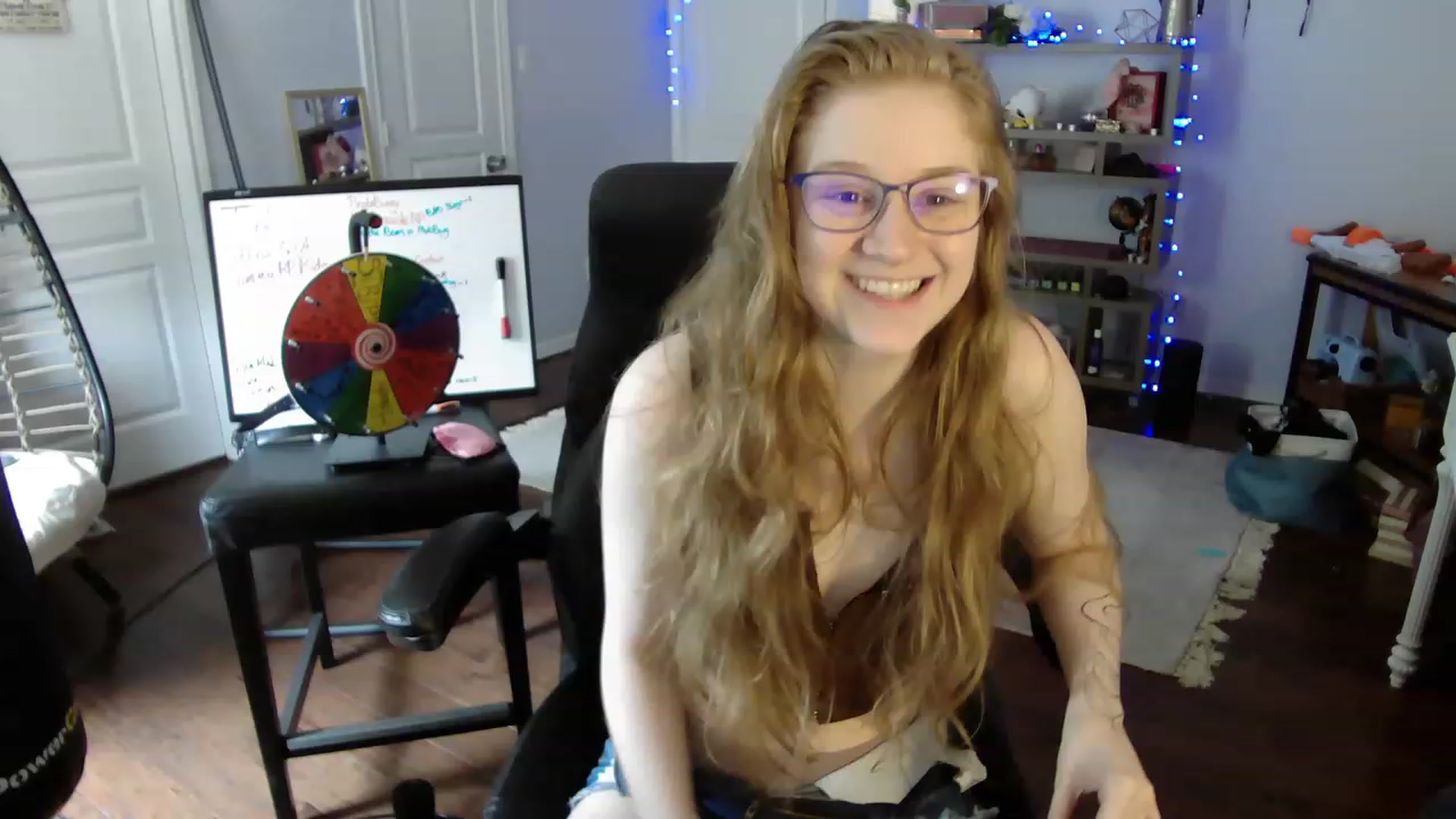 Gallery image thumbnail from Bunnydathug's myfreecams stream on, 05/15/2023, 16:36 image 4 of 20