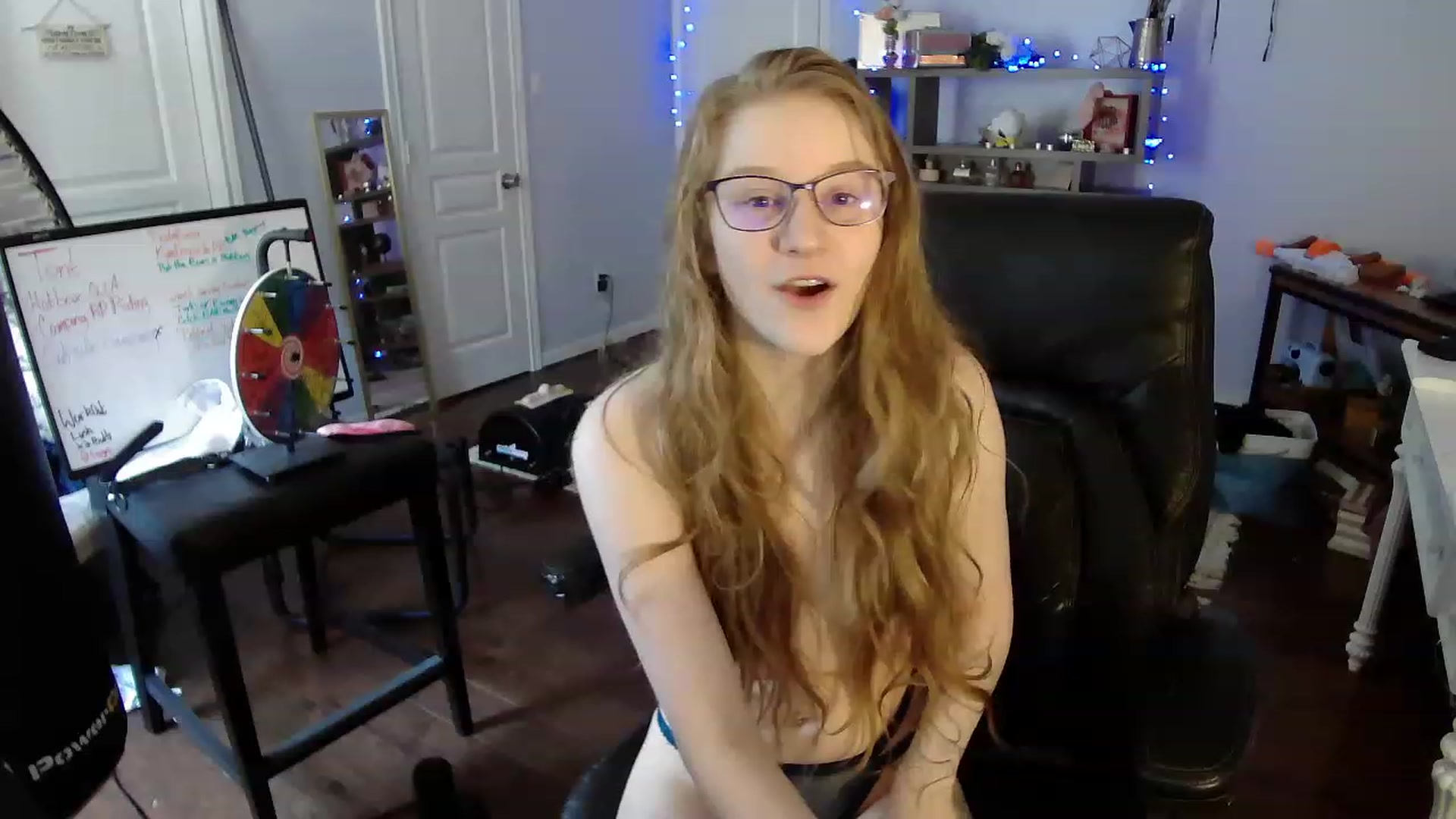 Gallery image thumbnail from Bunnydathug's myfreecams stream on, 05/16/2023, 17:04 image 14 of 20