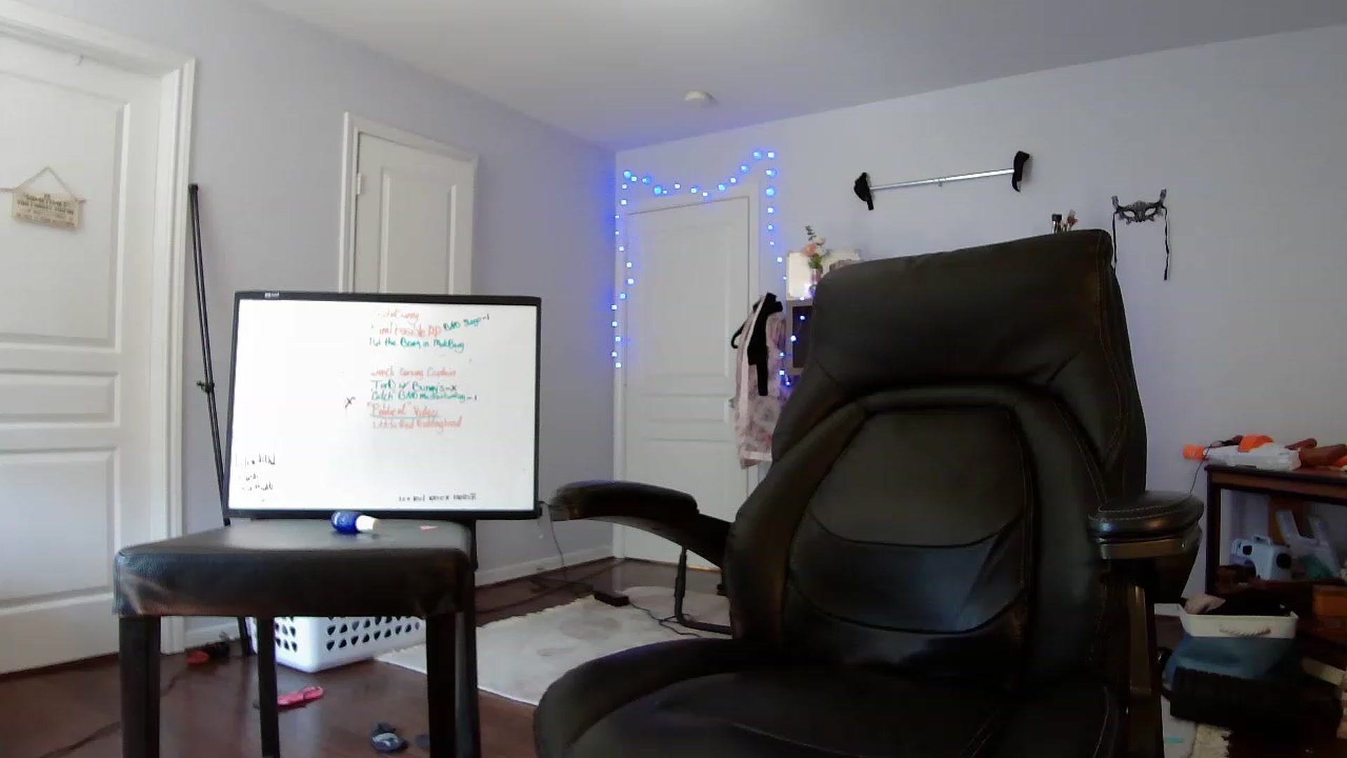 Gallery image thumbnail from Bunnydathug's myfreecams stream on, 05/18/2023, 16:22 image 1 of 20