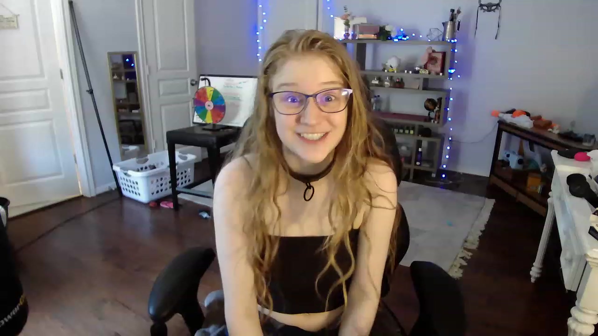 Gallery image thumbnail from Bunnydathug's myfreecams stream on, 05/19/2023, 16:57 image 17 of 20