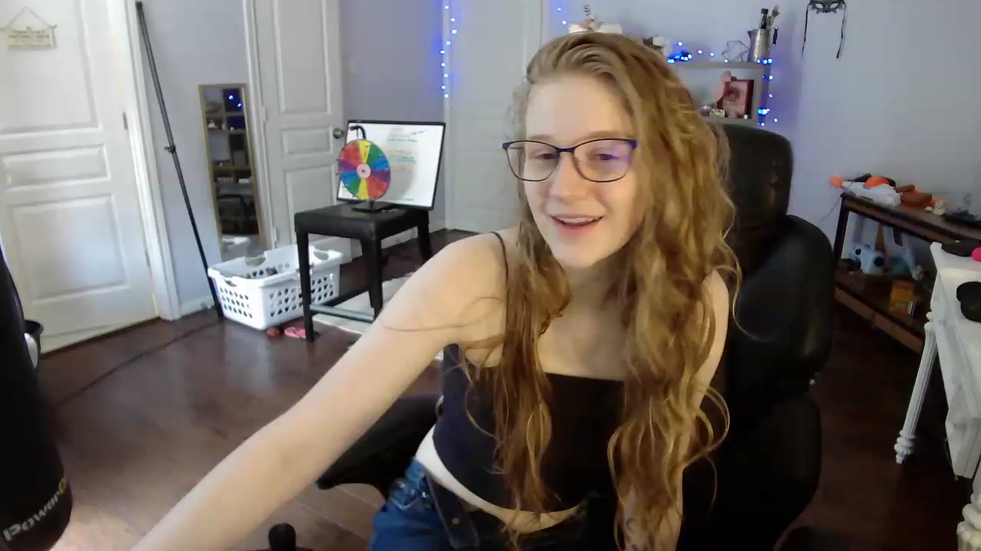 Gallery image thumbnail from Bunnydathug's myfreecams stream on, 05/19/2023, 16:57 image 9 of 20