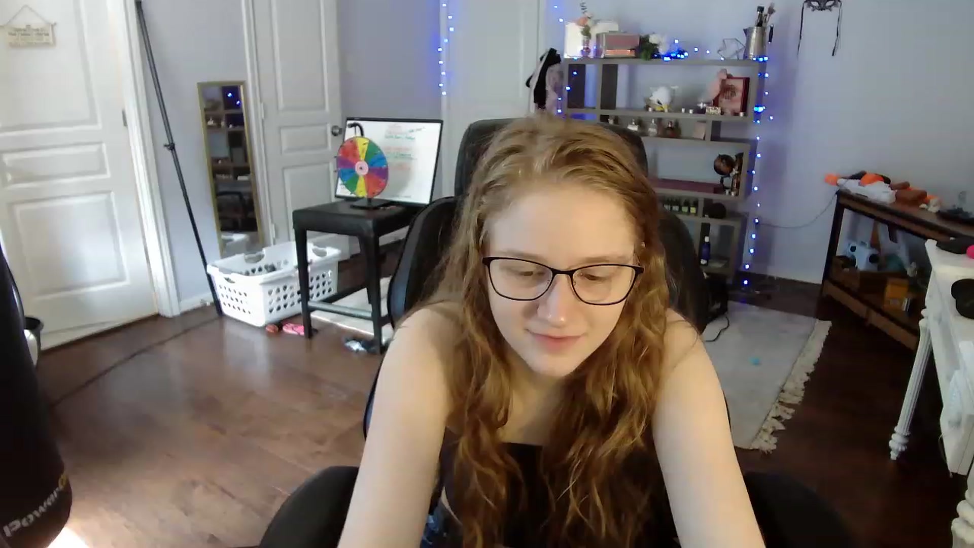 Gallery image thumbnail from Bunnydathug's myfreecams stream on, 05/19/2023, 16:57 image 8 of 20