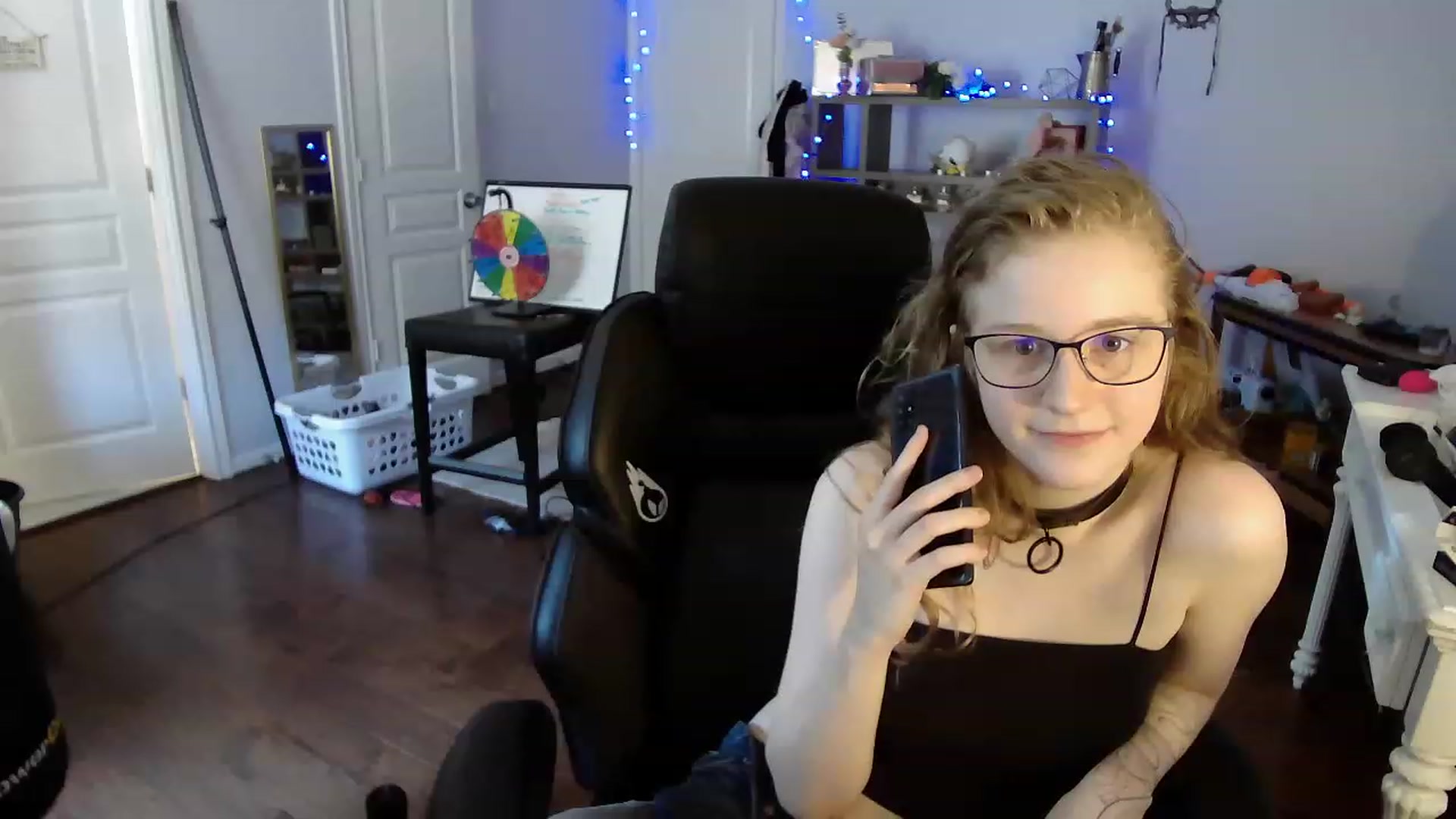 Gallery image thumbnail from Bunnydathug's myfreecams stream on, 05/19/2023, 17:21 image 2 of 20
