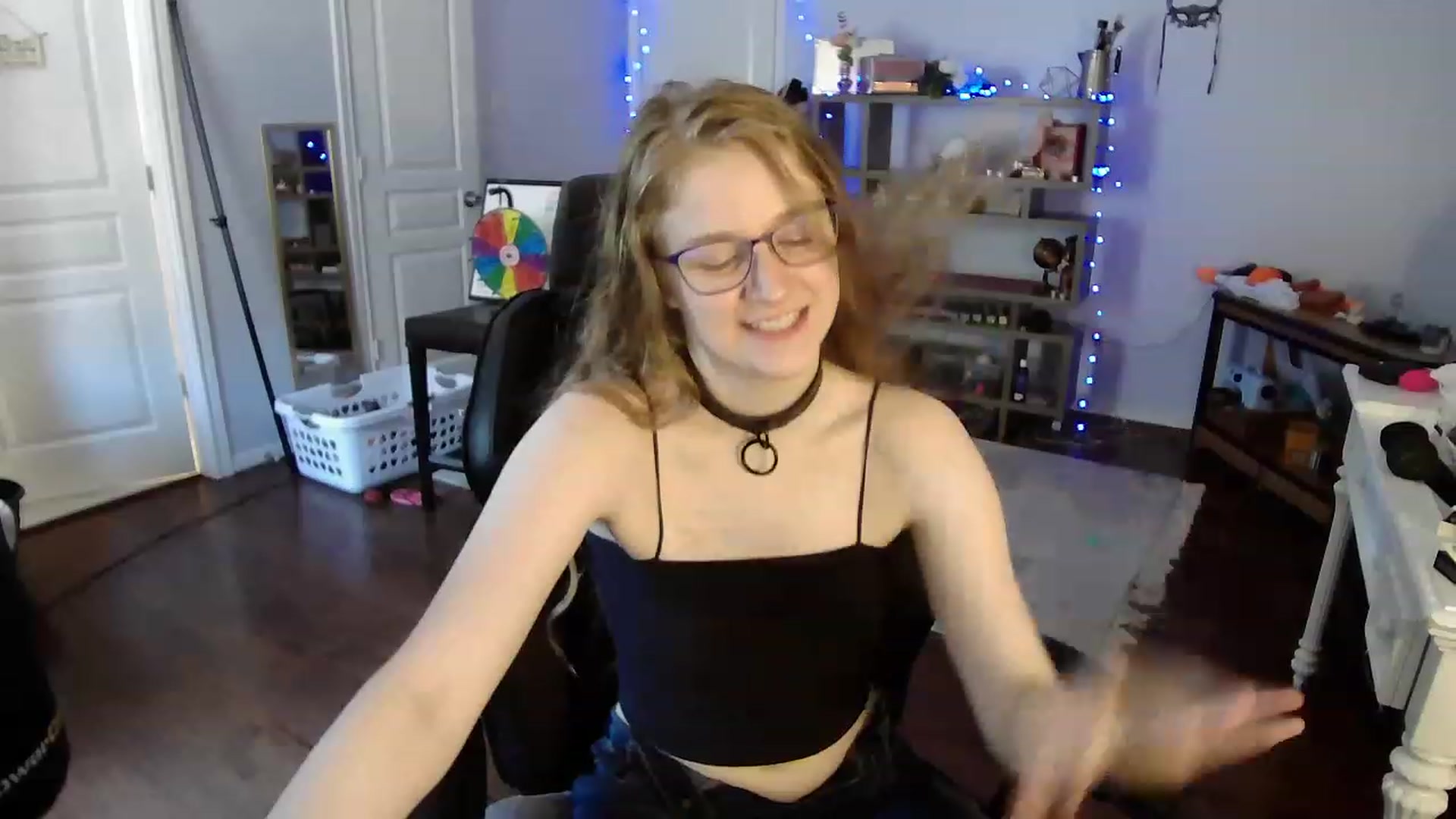 Gallery image thumbnail from Bunnydathug's myfreecams stream on, 05/19/2023, 17:21 image 13 of 20