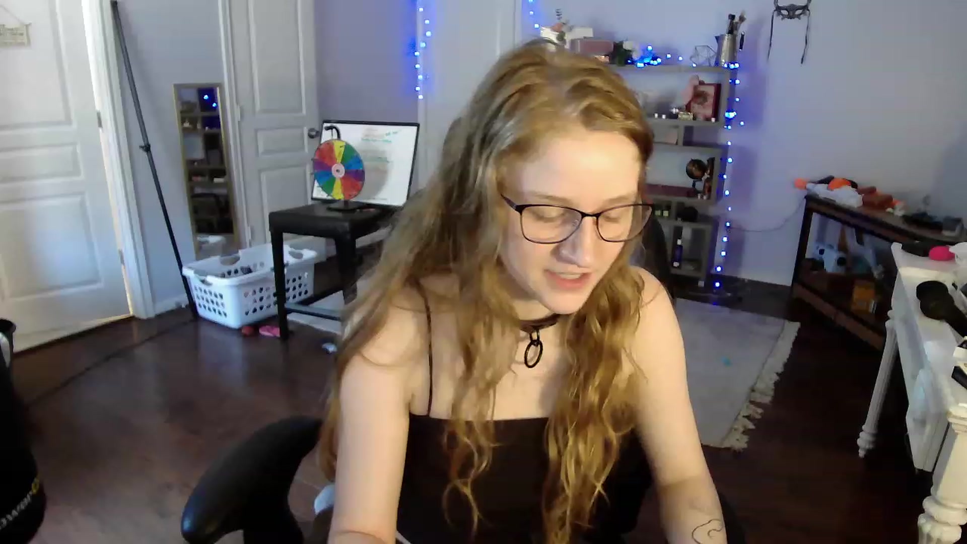 Gallery image thumbnail from Bunnydathug's myfreecams stream on, 05/19/2023, 17:21 image 10 of 20