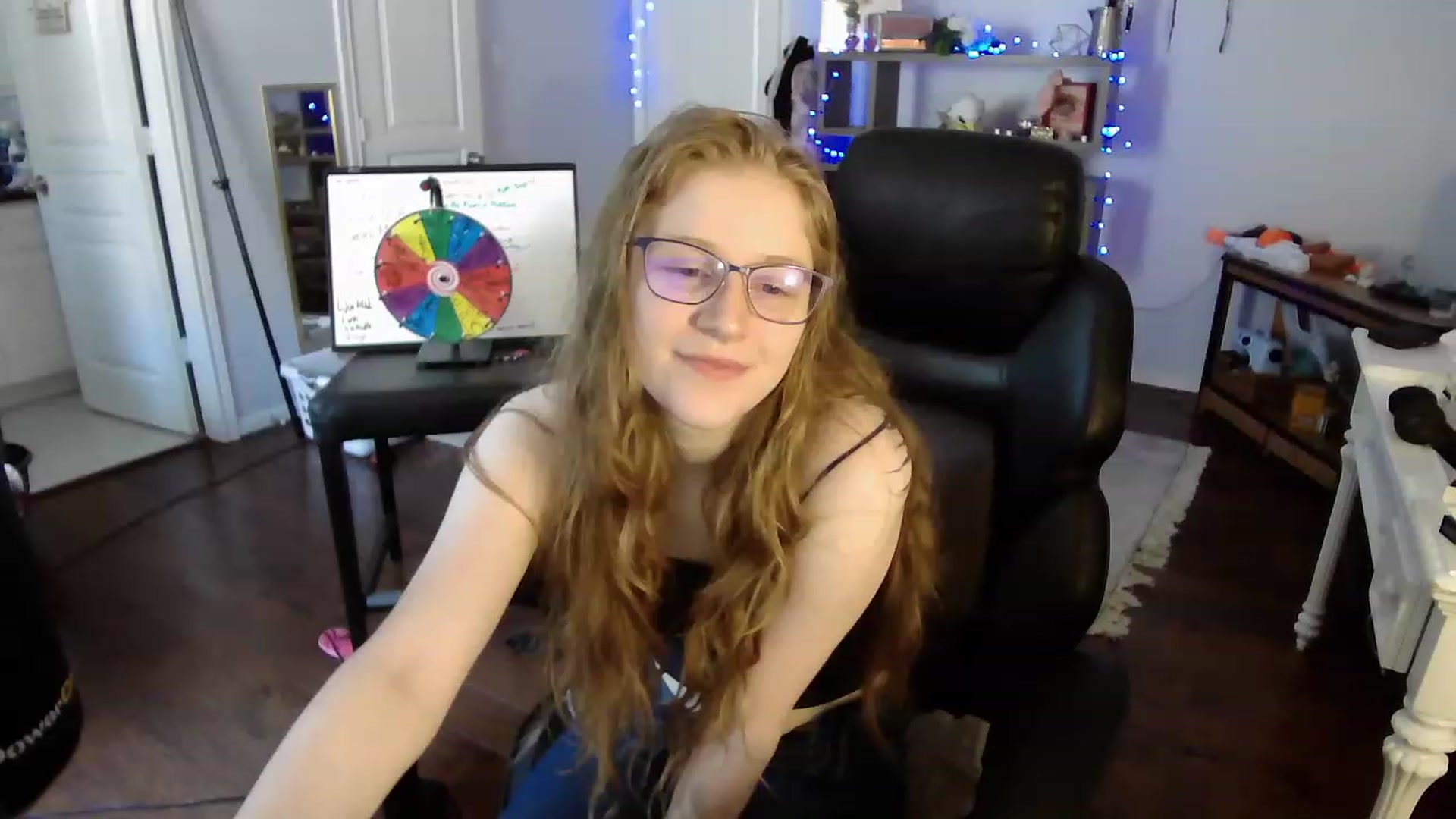 Gallery image thumbnail from Bunnydathug's myfreecams stream on, 05/19/2023, 19:34 image 2 of 20