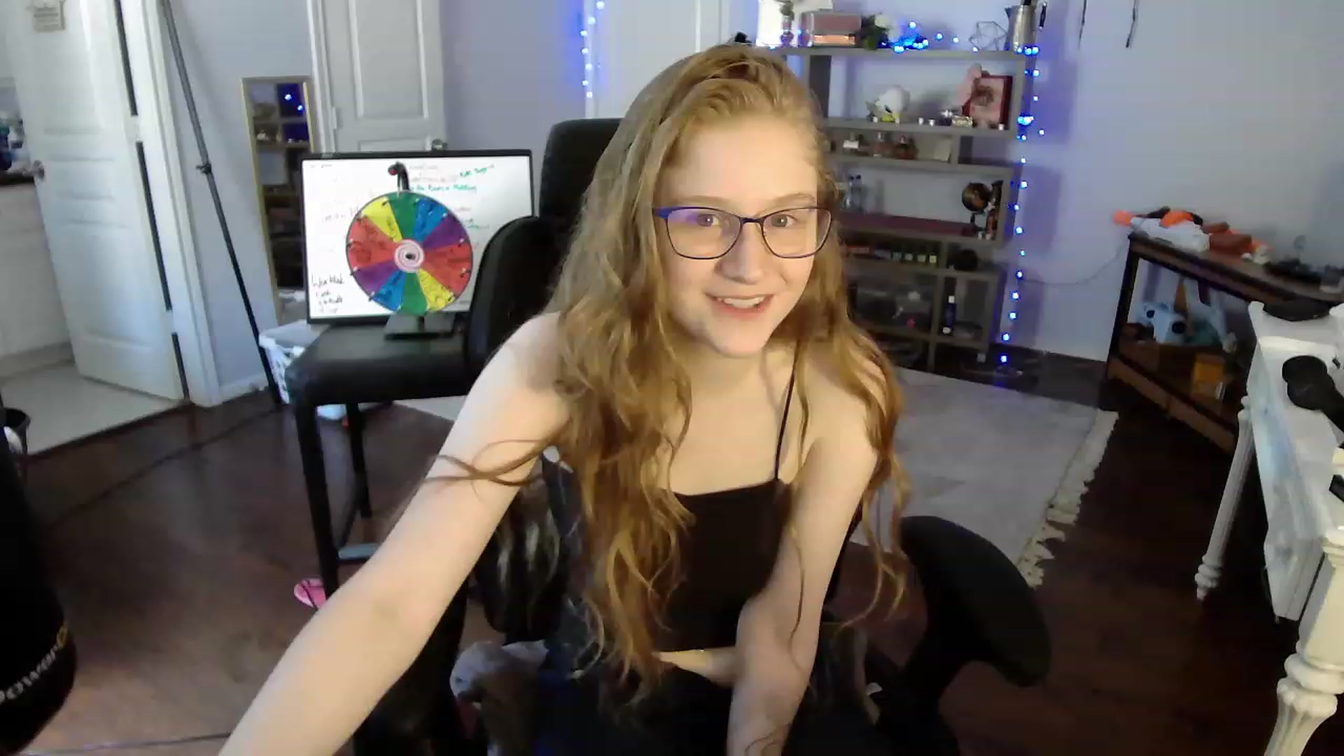 Gallery image thumbnail from Bunnydathug's myfreecams stream on, 05/19/2023, 19:34 image 14 of 20