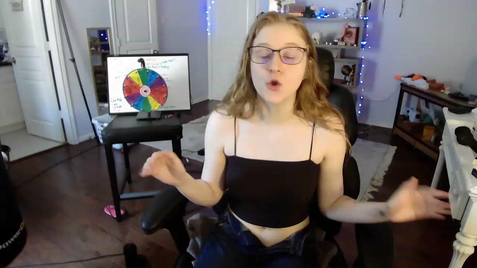 Gallery image thumbnail from Bunnydathug's myfreecams stream on, 05/19/2023, 19:34 image 10 of 20