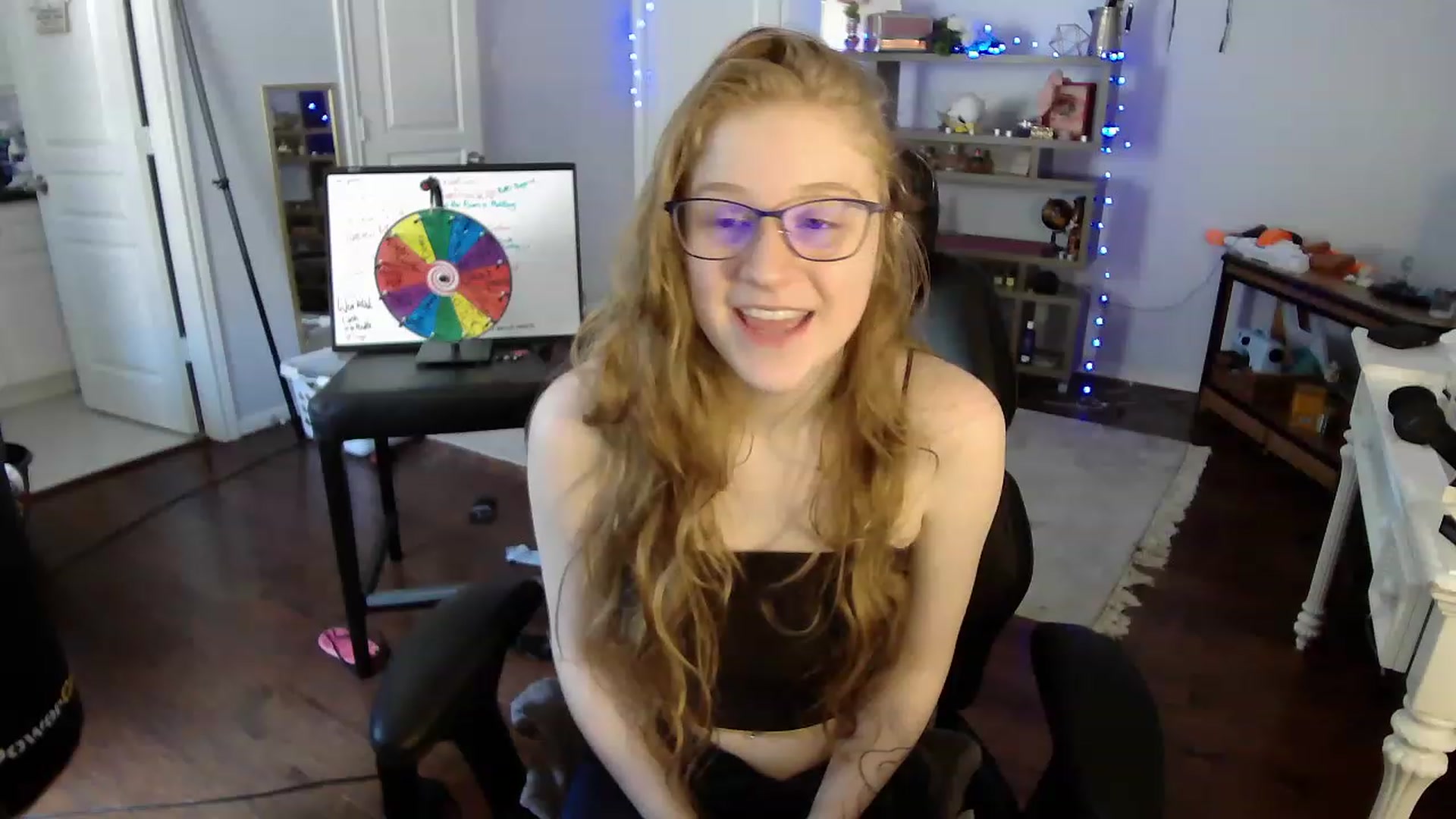 Gallery image thumbnail from Bunnydathug's myfreecams stream on, 05/19/2023, 19:34 image 13 of 20