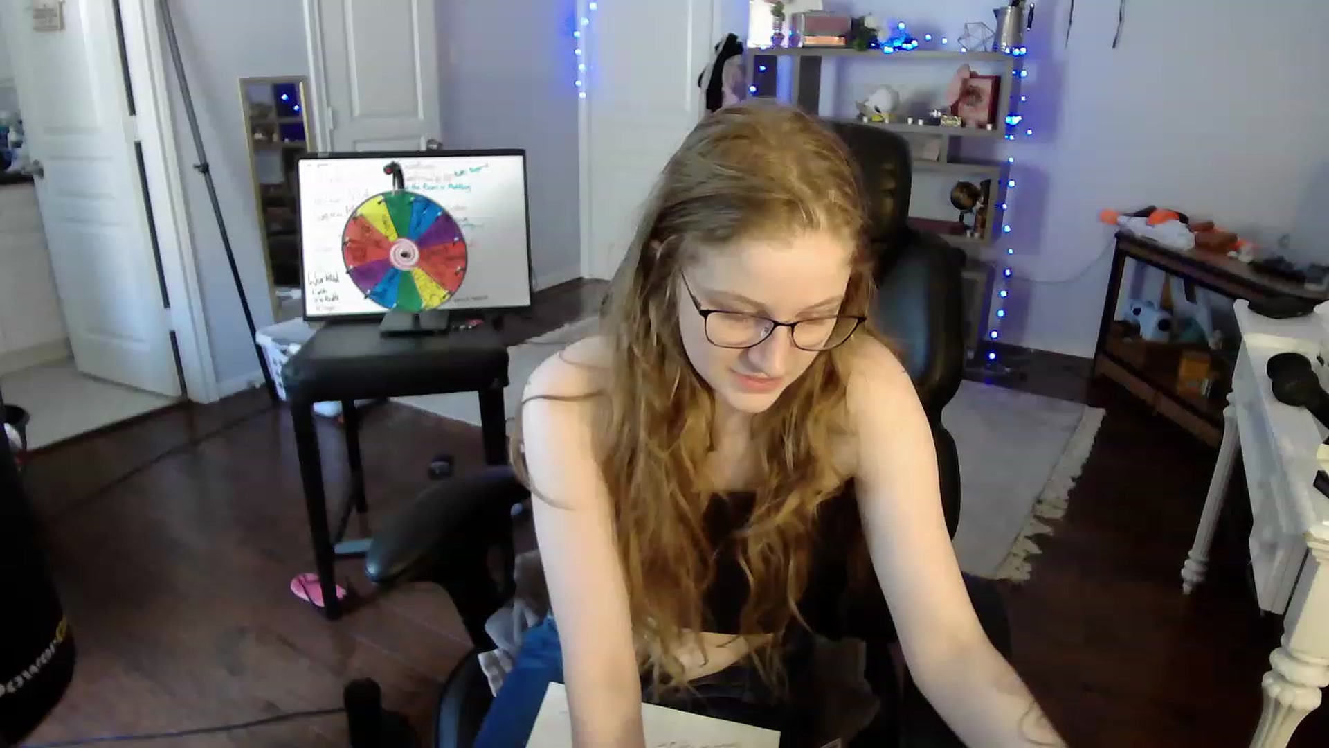 Gallery image thumbnail from Bunnydathug's myfreecams stream on, 05/19/2023, 19:34 image 4 of 20