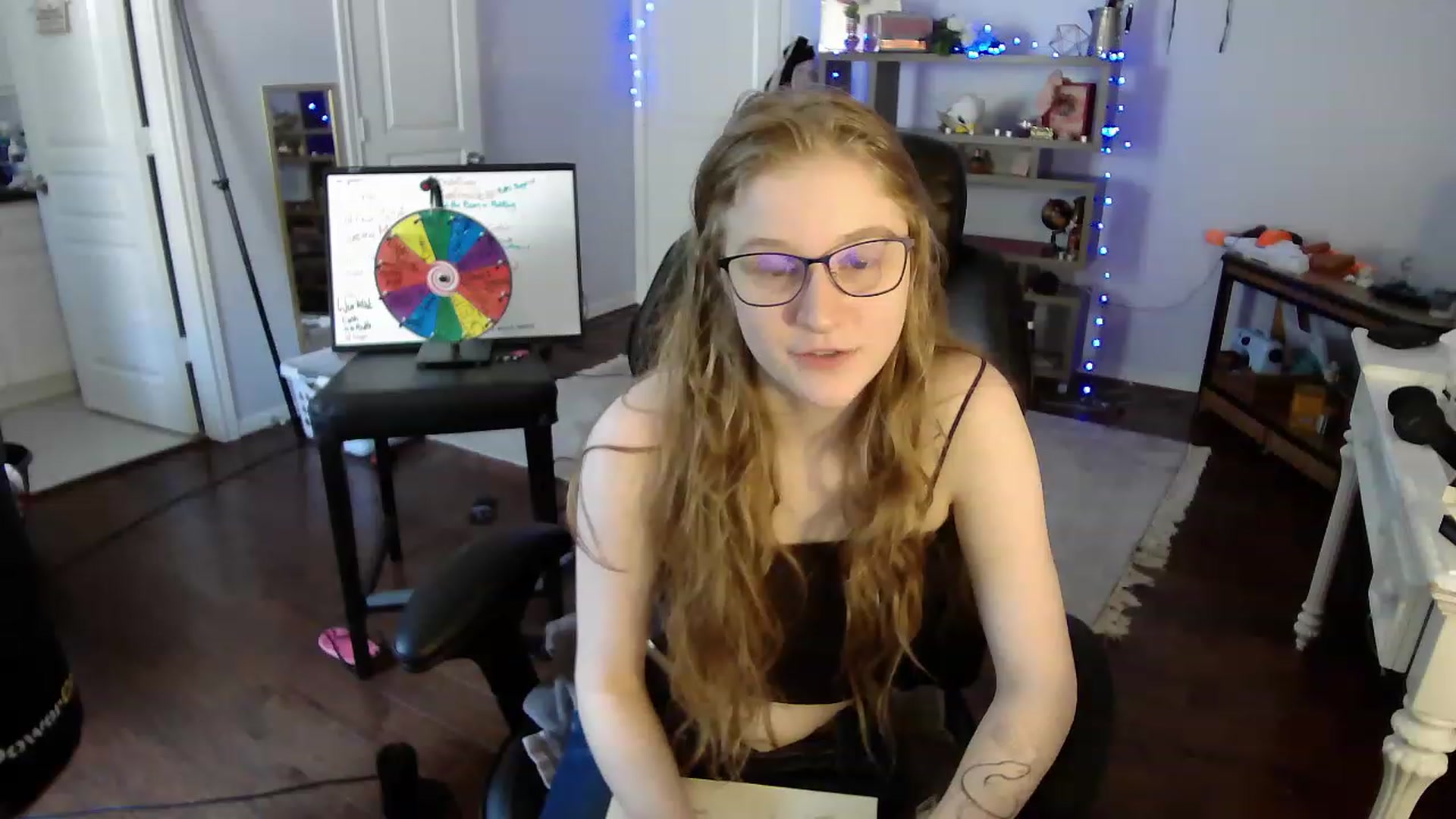 Gallery image thumbnail from Bunnydathug's myfreecams stream on, 05/19/2023, 19:34 image 3 of 20