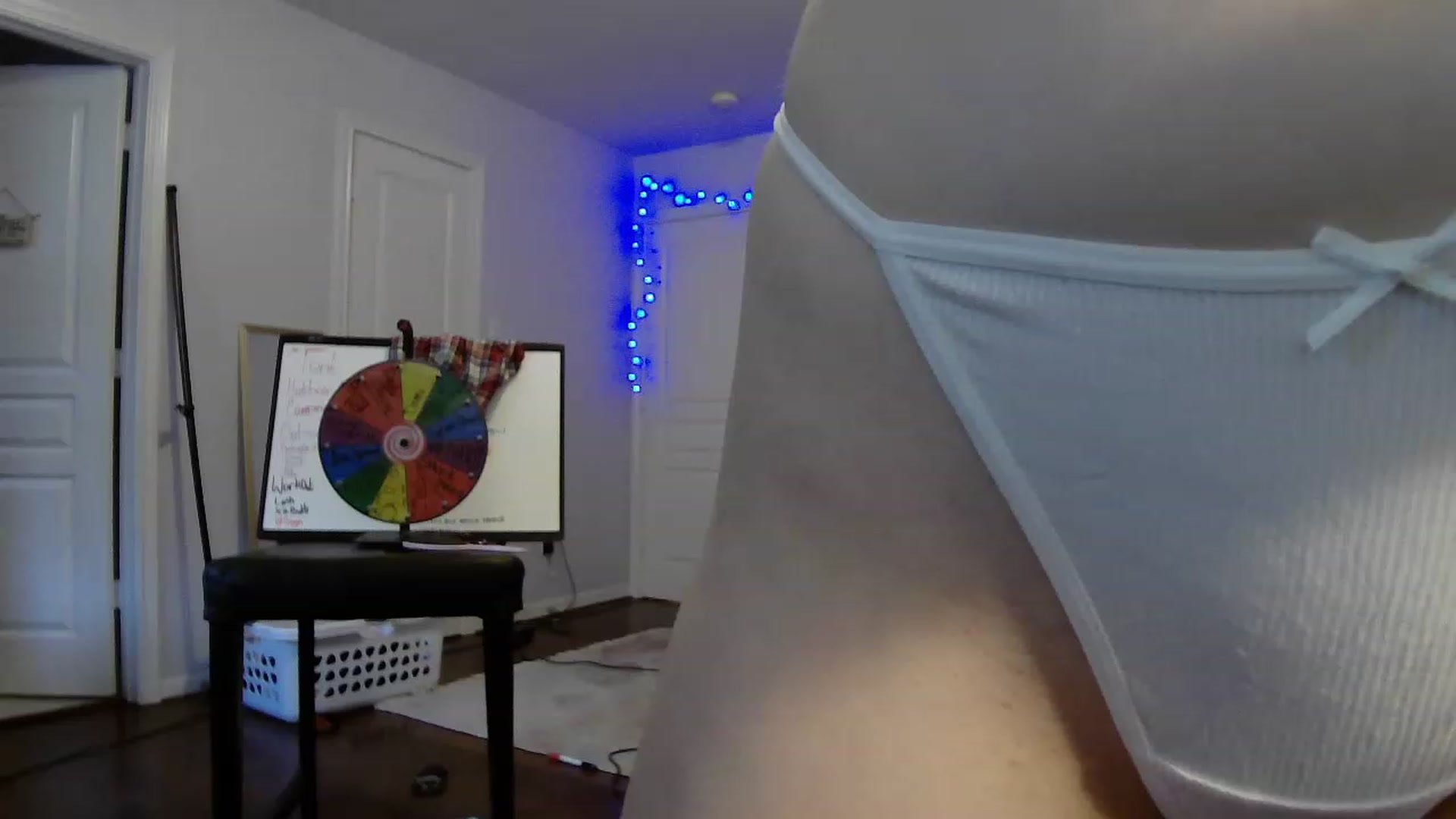 Gallery image thumbnail from Bunnydathug's myfreecams stream on, 05/21/2023, 24:28 image 16 of 20