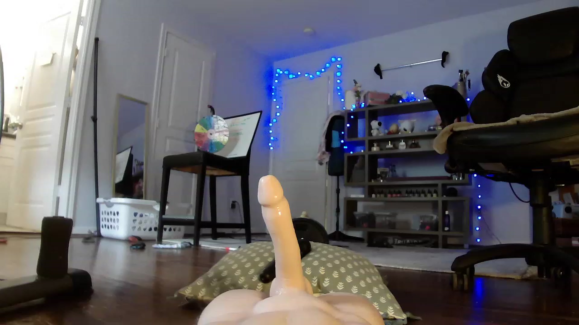 Gallery image thumbnail from Bunnydathug's myfreecams stream on, 05/21/2023, 17:05 image 3 of 20
