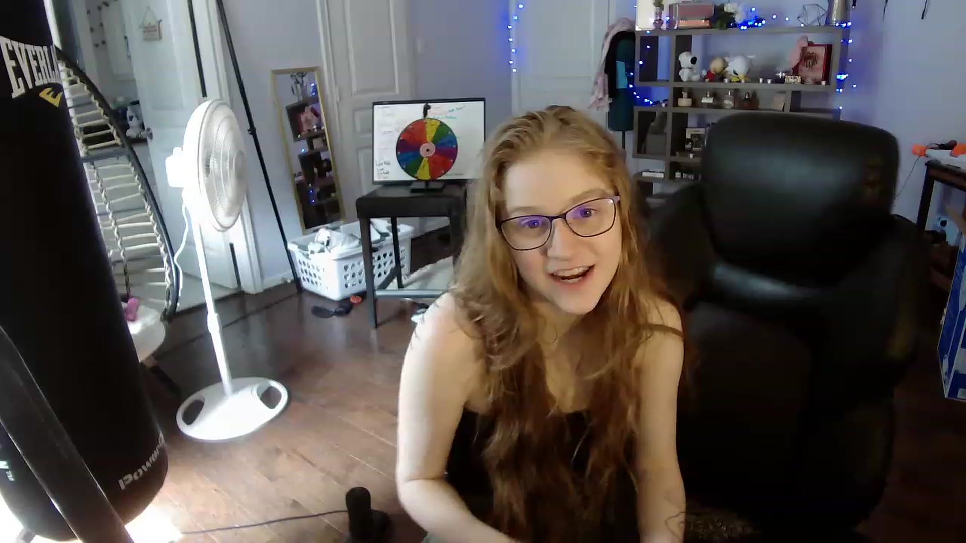 Gallery image thumbnail from Bunnydathug's myfreecams stream on, 05/23/2023, 16:41 image 5 of 20
