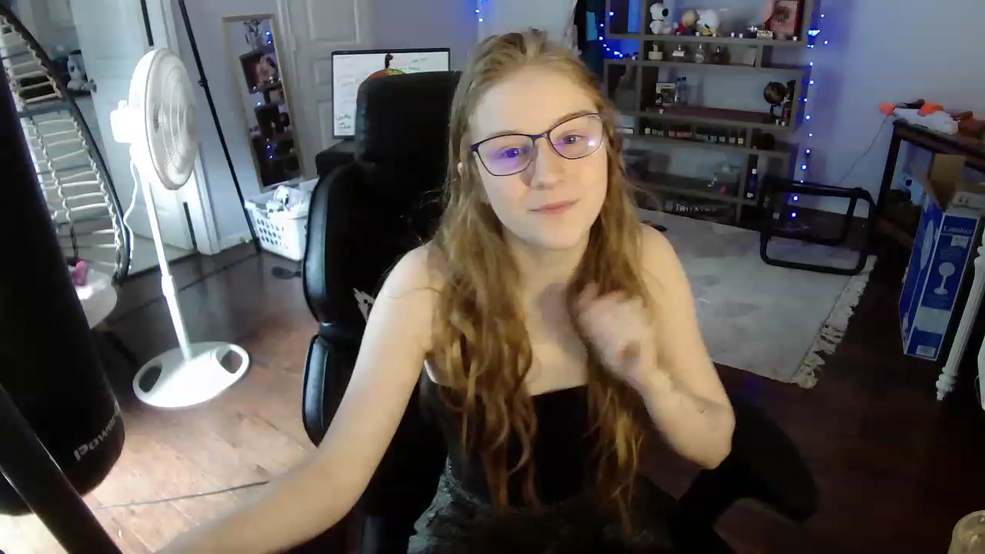 Gallery image thumbnail from Bunnydathug's myfreecams stream on, 05/23/2023, 16:41 image 11 of 20
