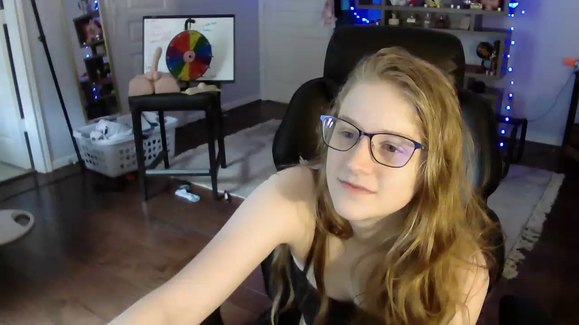 Gallery image thumbnail from Bunnydathug's myfreecams stream on, 05/23/2023, 19:02 image 13 of 20