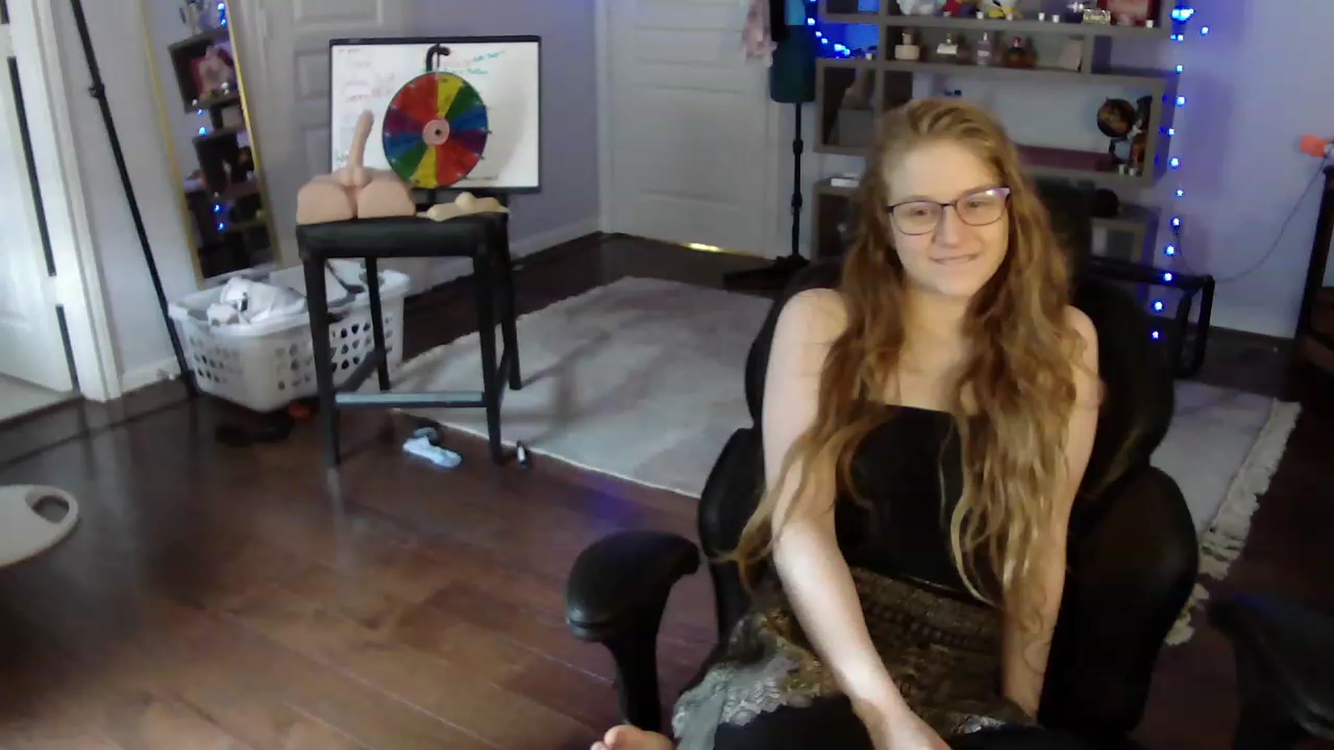 Gallery image thumbnail from Bunnydathug's myfreecams stream on, 05/23/2023, 19:02 image 3 of 20