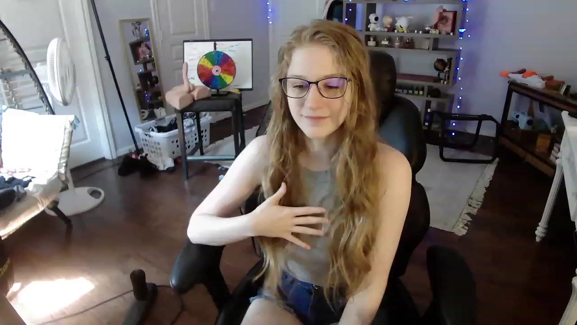 Gallery image thumbnail from Bunnydathug's myfreecams stream on, 05/25/2023, 16:30 image 5 of 20