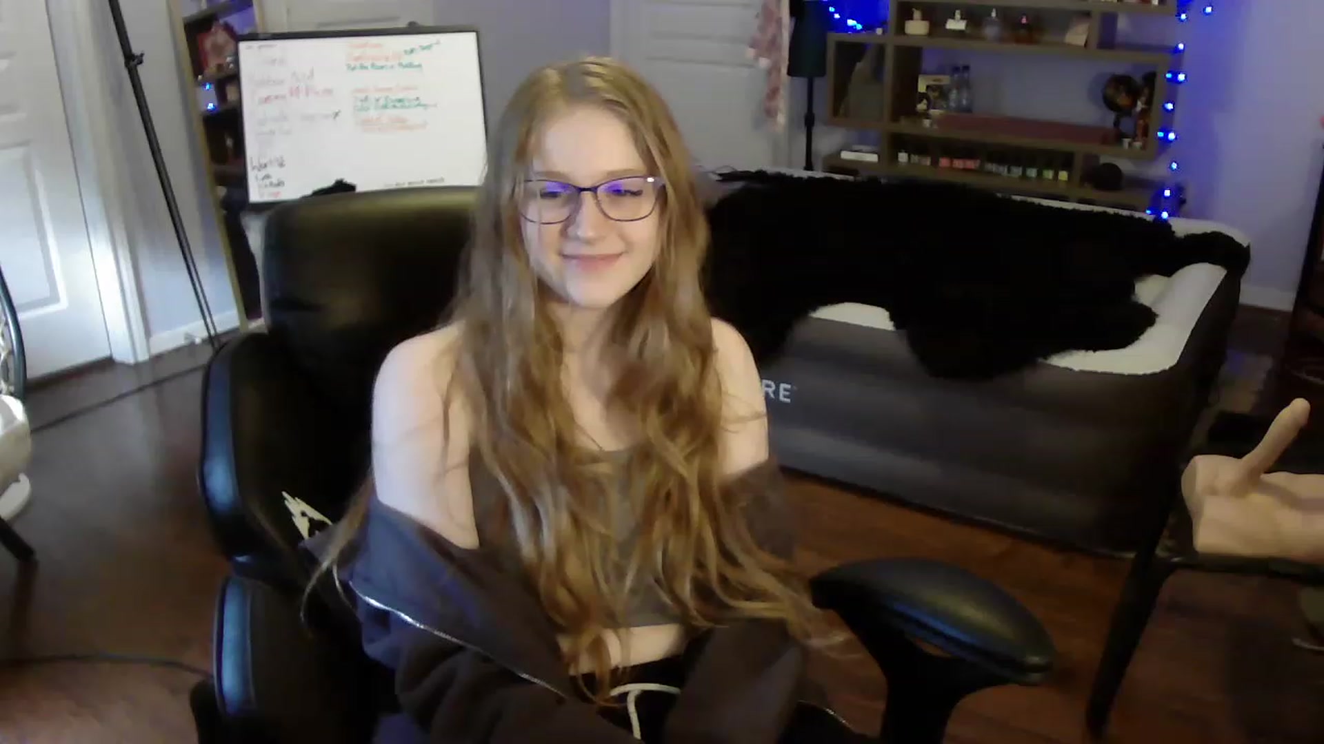 Gallery image thumbnail from Bunnydathug's myfreecams stream on, 05/30/2023, 14:41 image 2 of 20