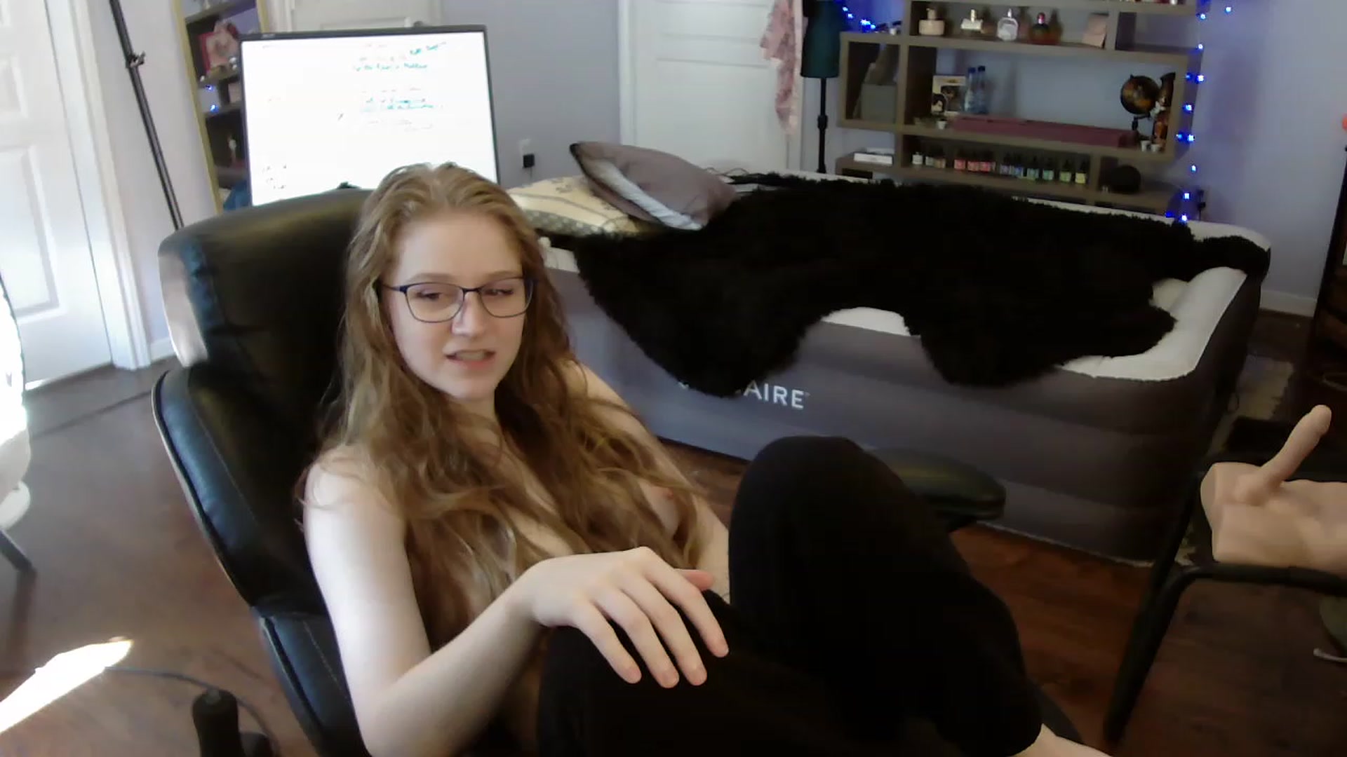 Gallery image thumbnail from Bunnydathug's myfreecams stream on, 05/30/2023, 14:41 image 14 of 20