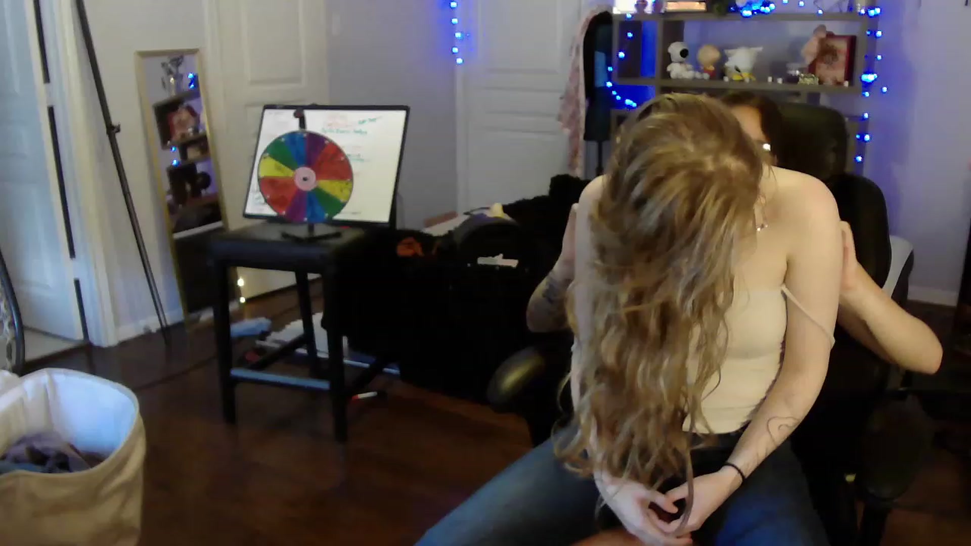 Gallery image thumbnail from Bunnydathug's myfreecams stream on, 06/03/2023, 21:17 image 4 of 20