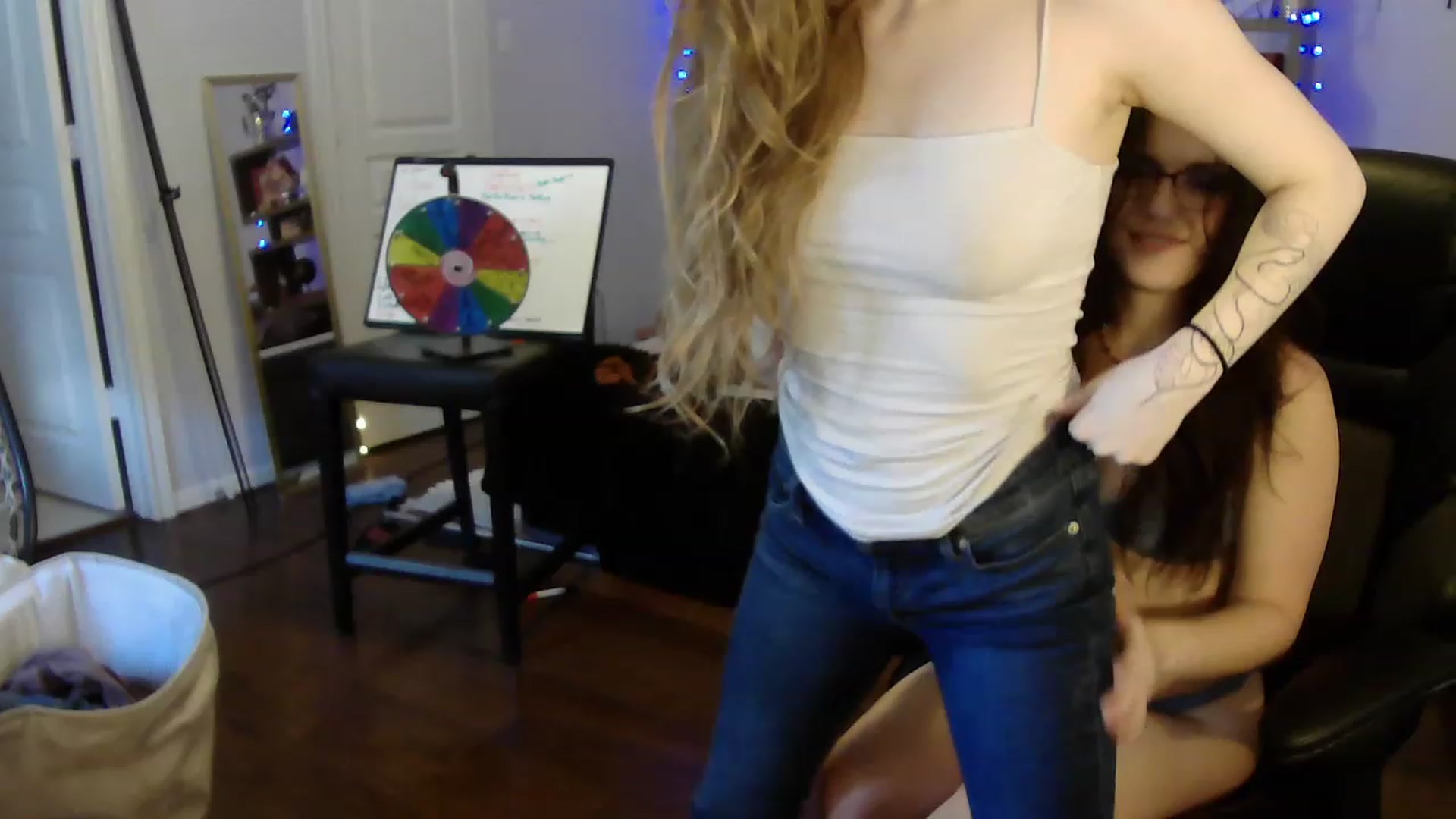 Gallery image thumbnail from Bunnydathug's myfreecams stream on, 06/03/2023, 21:17 image 5 of 20