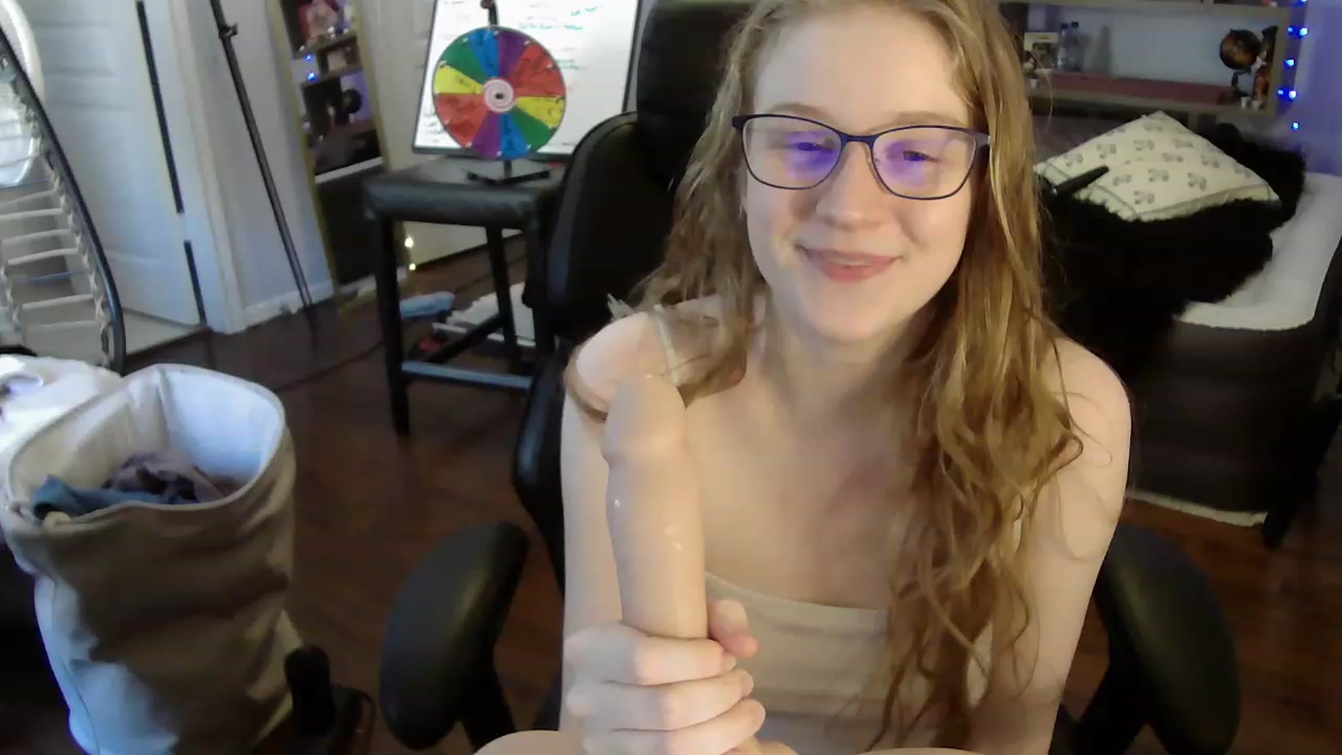 Gallery image thumbnail from Bunnydathug's myfreecams stream on, 06/03/2023, 21:17 image 14 of 20
