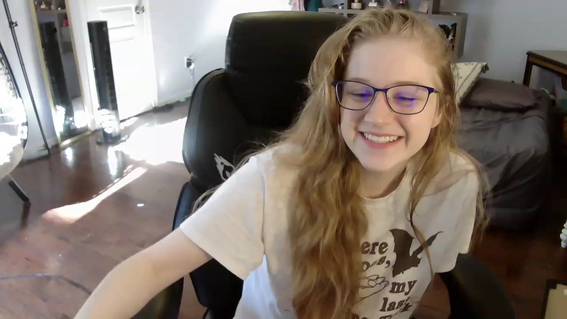 Gallery image thumbnail from Bunnydathug's myfreecams stream on, 06/07/2023, 15:59 image 2 of 20