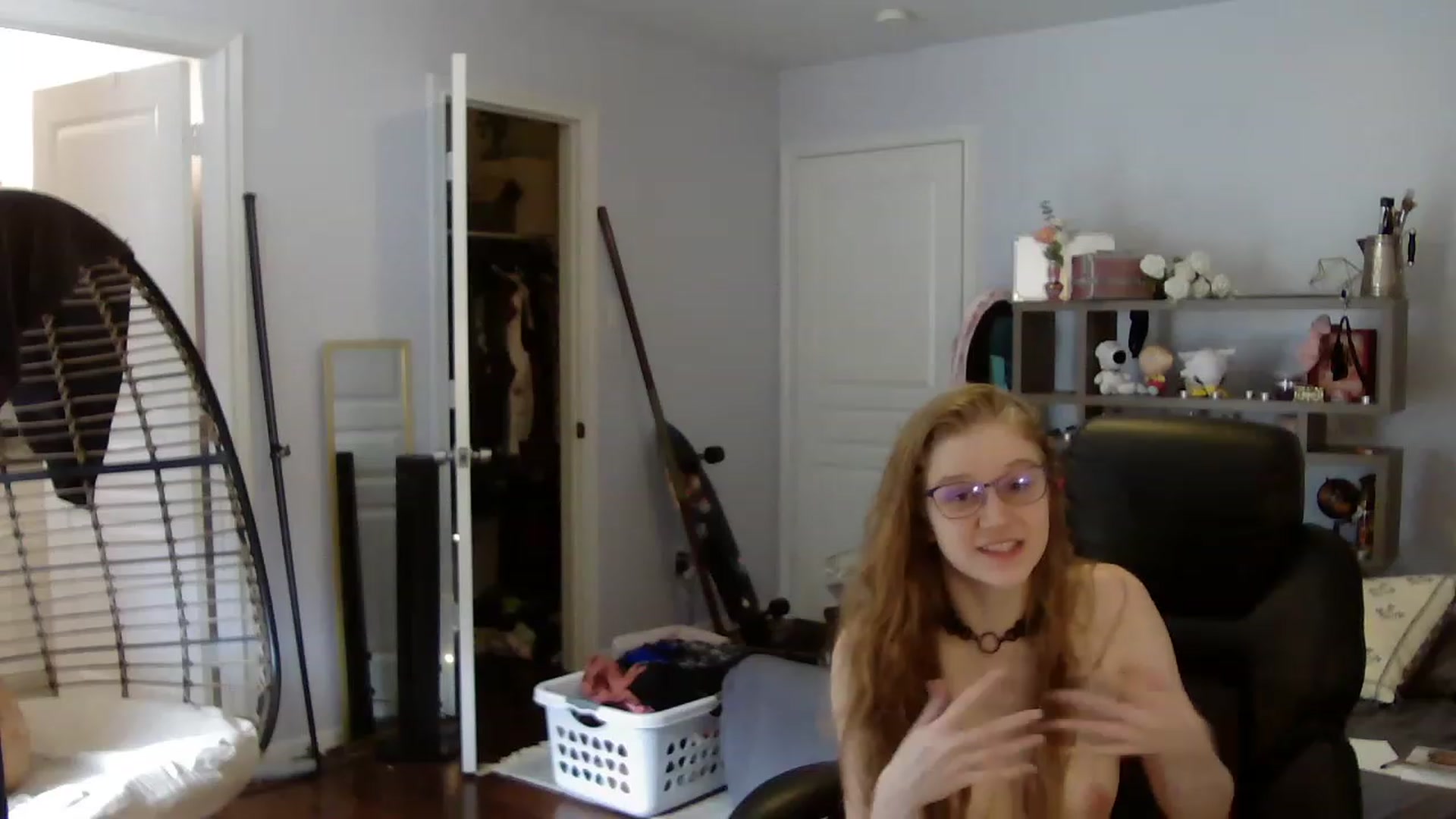 Gallery image thumbnail from Bunnydathug's myfreecams stream on, 06/07/2023, 15:59 image 19 of 20