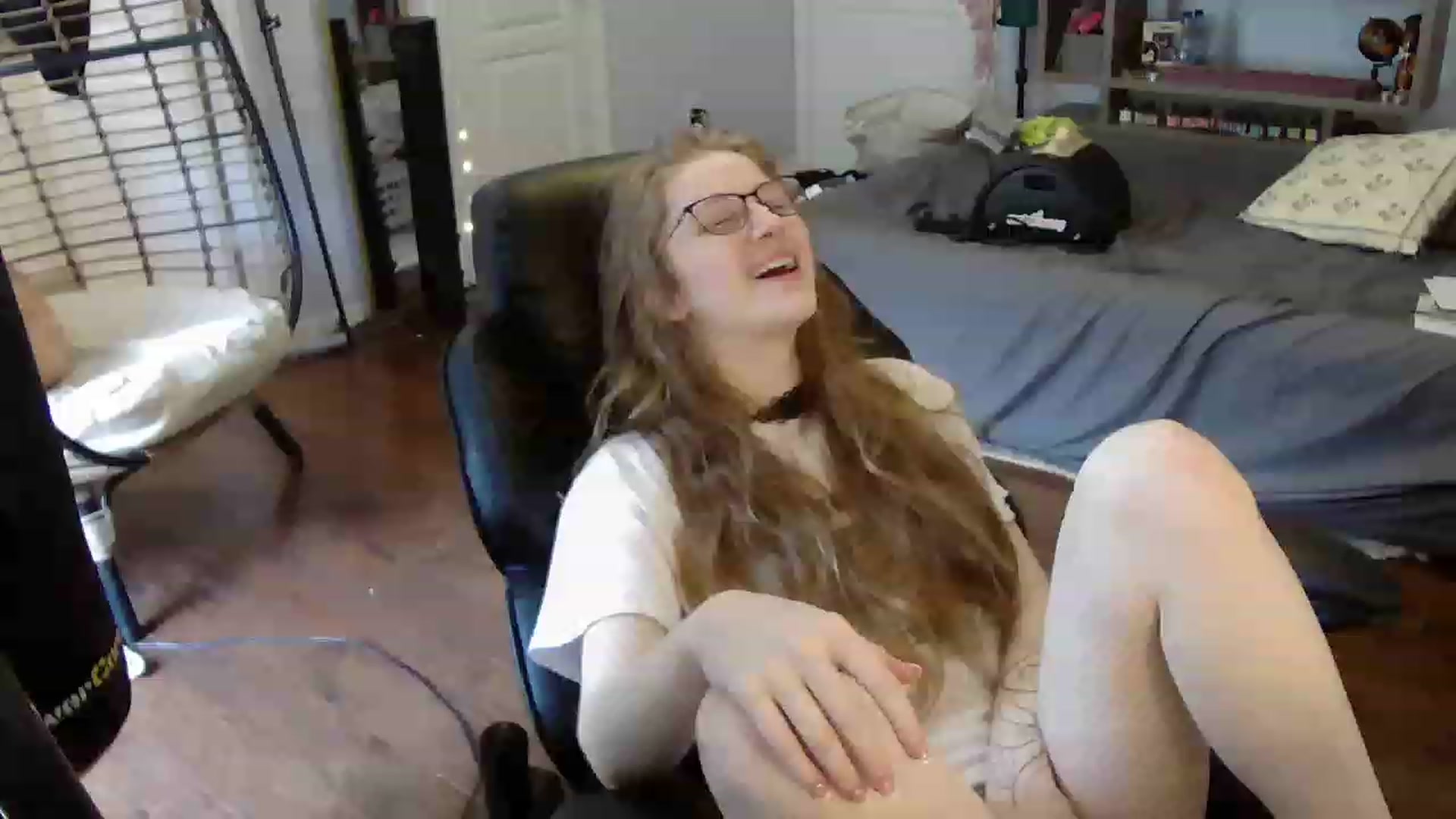 Gallery image thumbnail from Bunnydathug's myfreecams stream on, 06/07/2023, 16:36 image 18 of 20