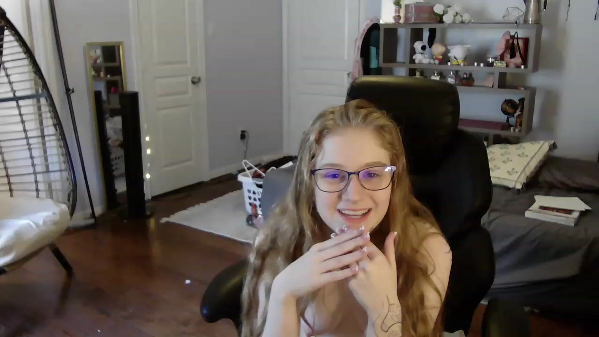 Gallery image thumbnail from Bunnydathug's myfreecams stream on, 06/07/2023, 18:31 image 20 of 20