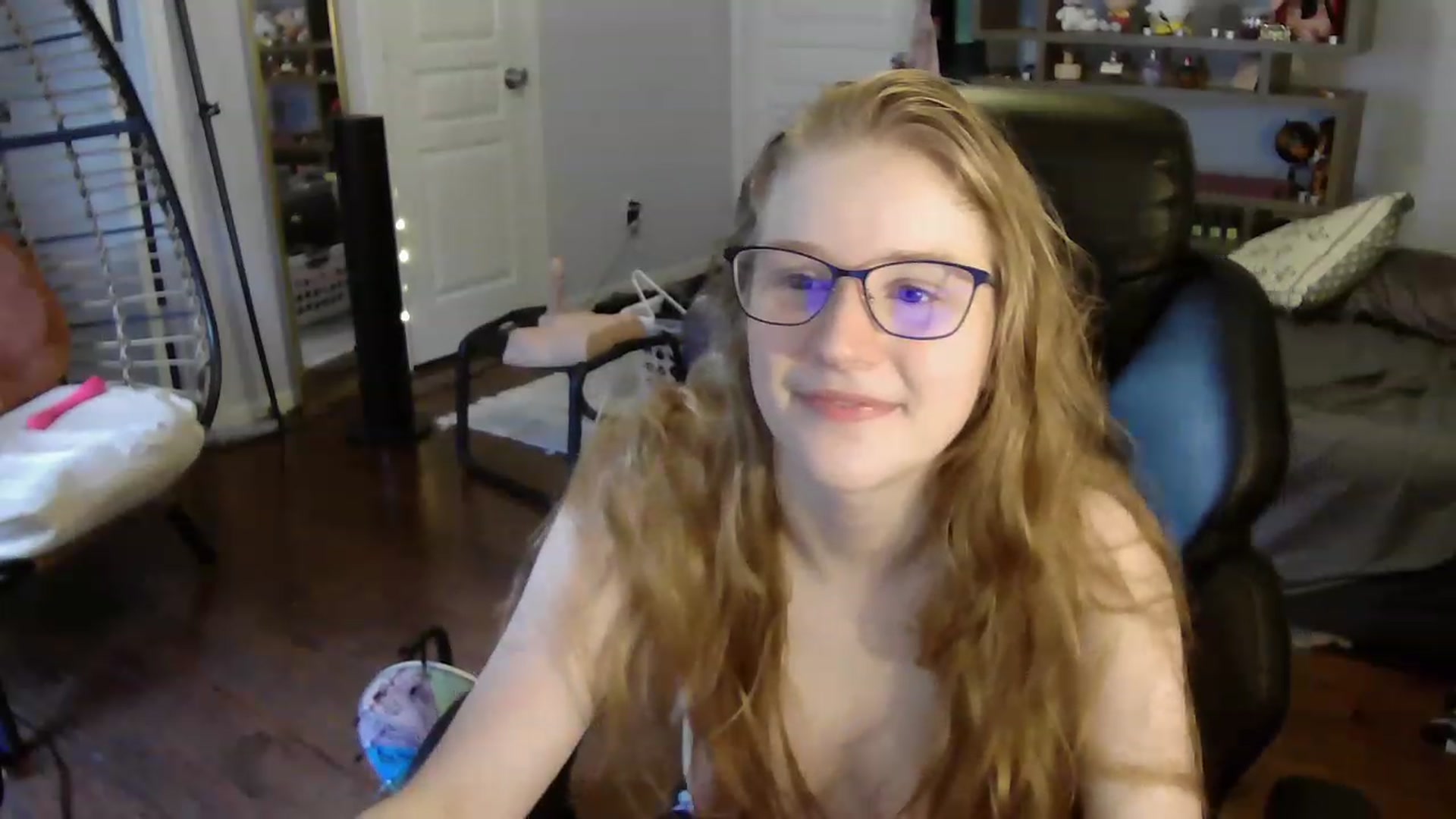 Gallery image thumbnail from Bunnydathug's myfreecams stream on, 06/09/2023, 23:29 image 14 of 20