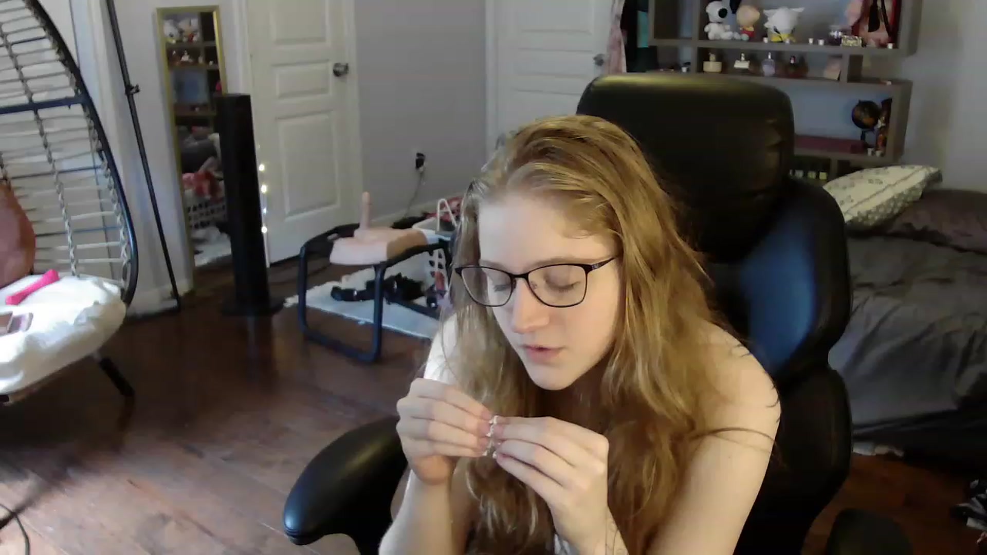 Gallery image thumbnail from Bunnydathug's myfreecams stream on, 06/10/2023, 15:37 image 17 of 20