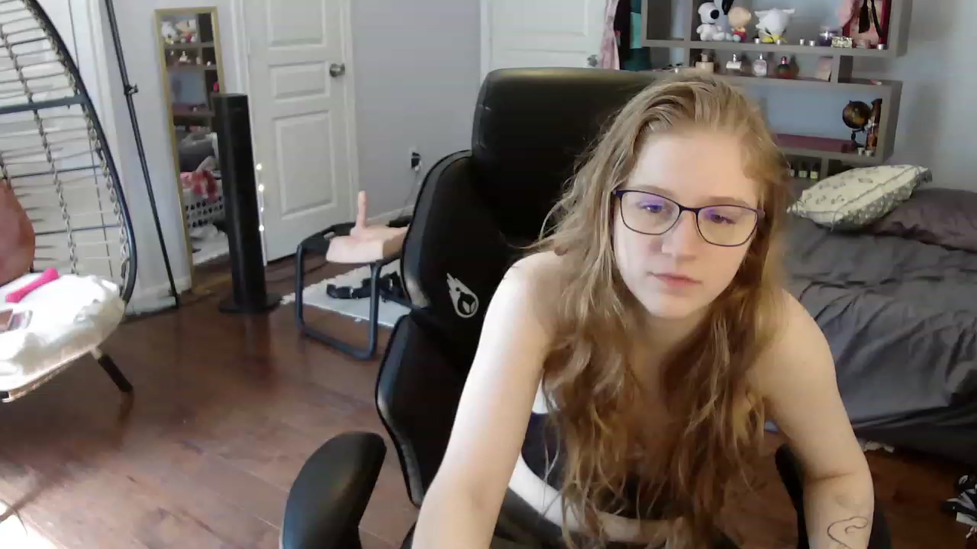 Gallery image thumbnail from Bunnydathug's myfreecams stream on, 06/10/2023, 15:37 image 1 of 20