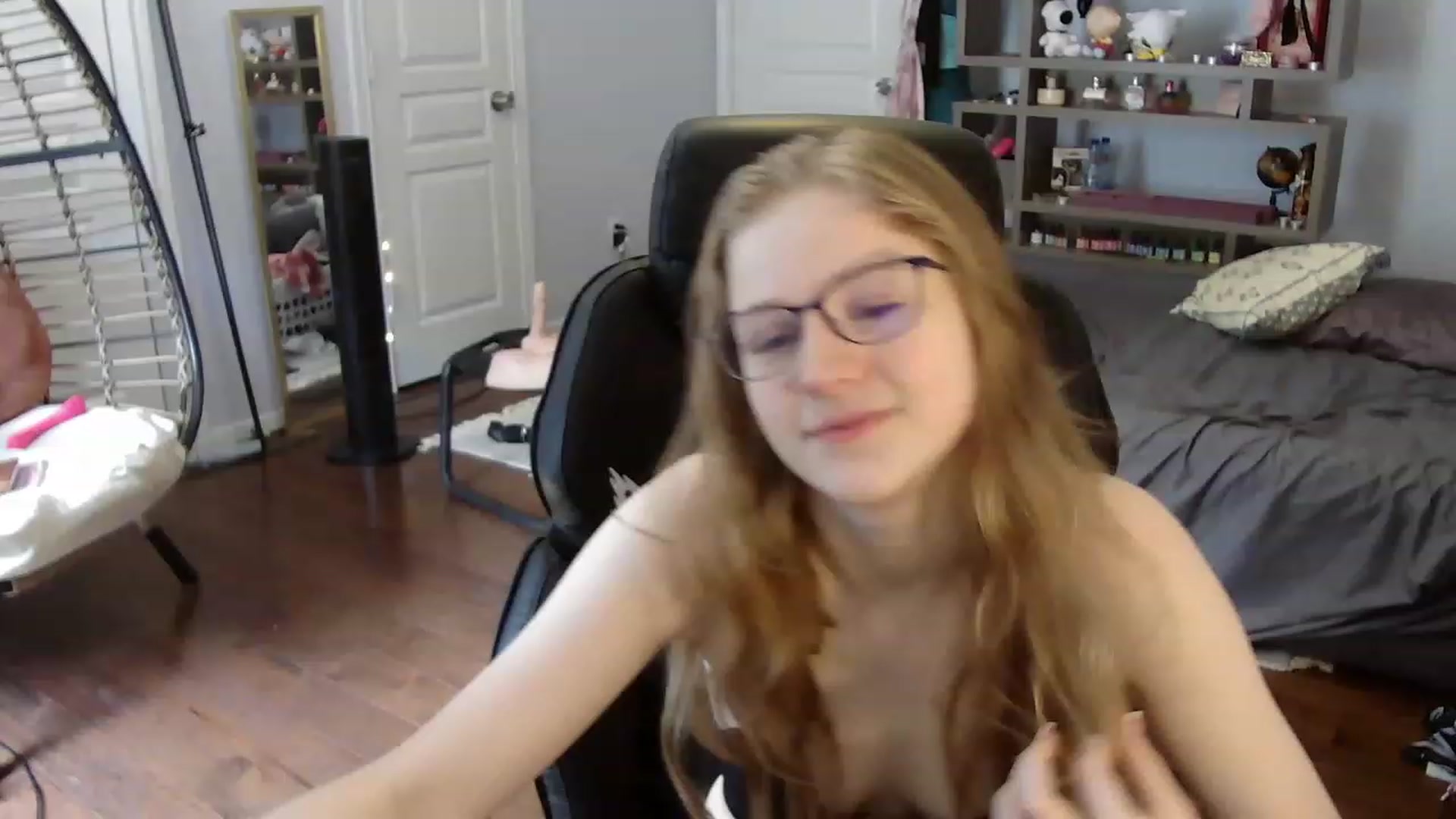Gallery image thumbnail from Bunnydathug's myfreecams stream on, 06/10/2023, 16:13 image 2 of 20
