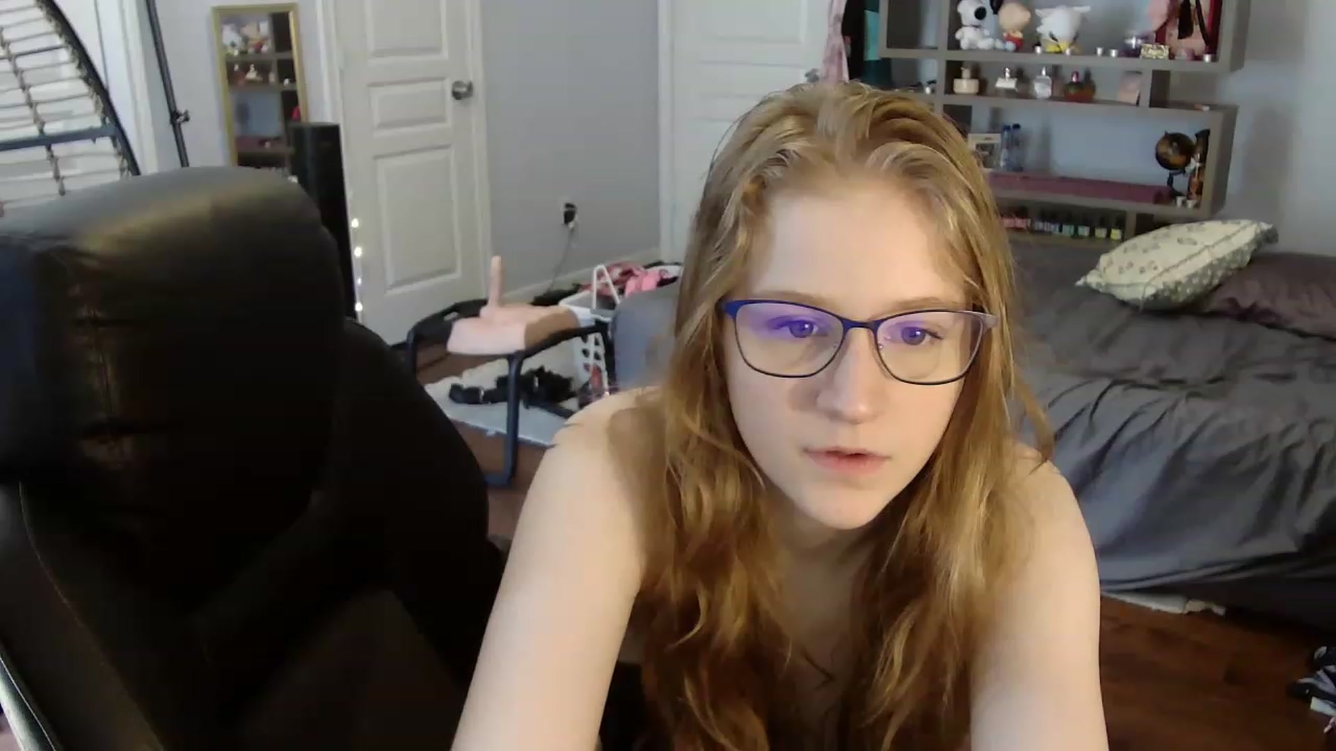 Gallery image thumbnail from Bunnydathug's myfreecams stream on, 06/10/2023, 16:13 image 12 of 20