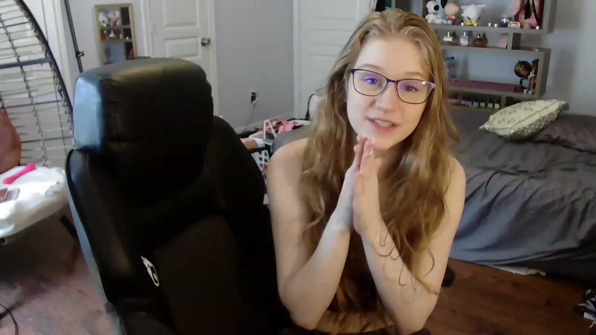 Gallery image thumbnail from Bunnydathug's myfreecams stream on, 06/10/2023, 16:13 image 15 of 20