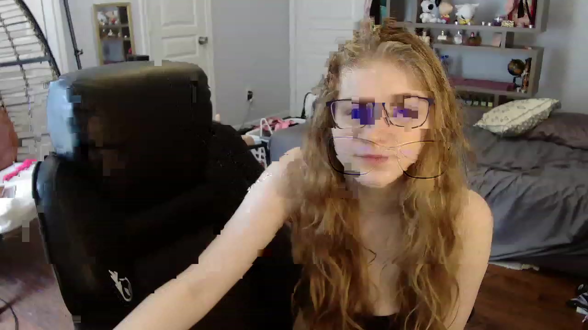Gallery image thumbnail from Bunnydathug's myfreecams stream on, 06/10/2023, 16:13 image 10 of 20